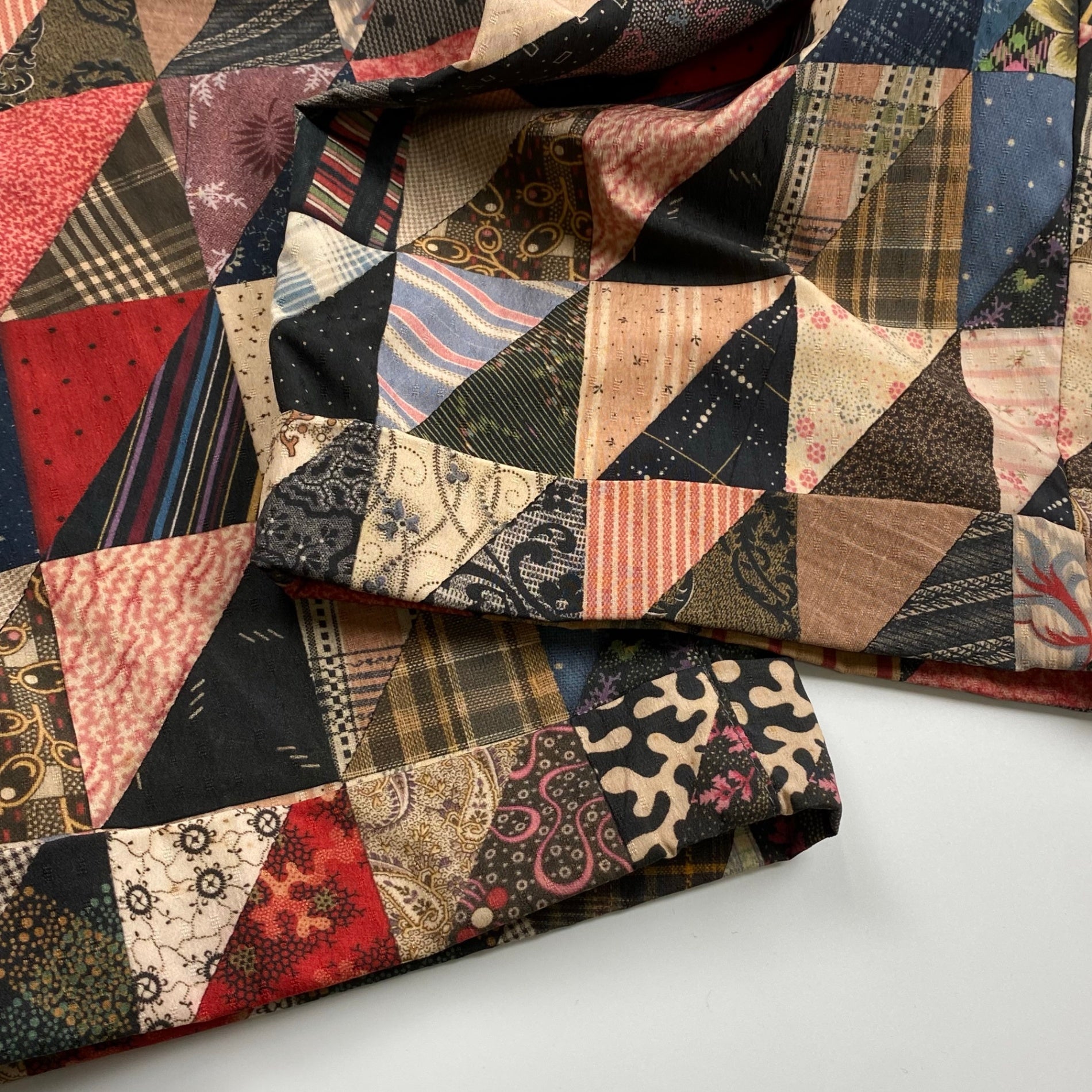 【タグ付 極美品 25SS】 BEAMS PLUS ビームスプラス / 2 Pleats Relax Trousers パッチワークプリント イージーパンツ 参考定価：24,000+tax SIZE：M(XL程度)