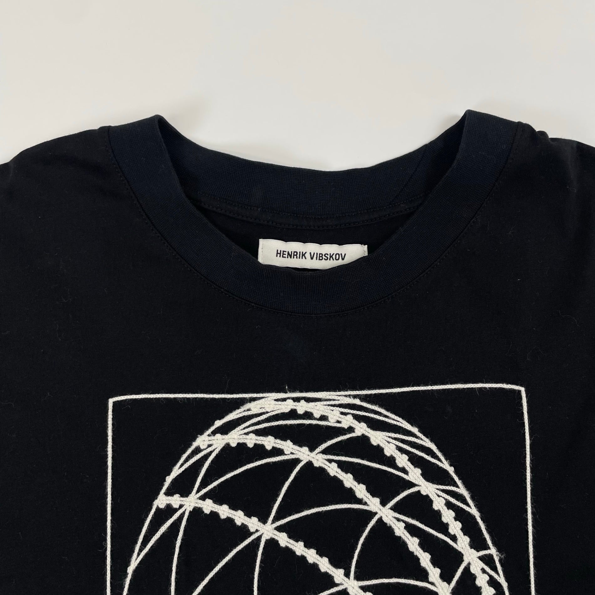 HENRIK VIBKOV ヘンリックヴィブスコフ / エンブロイダリーTシャツ ブラック SIZE：XL