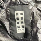 MONCLER × fragment design モンクレール フラグメントデザイン / コラボ JAYELダウンジャケット ブラック 参考定価：200,000程度 SIZE:1