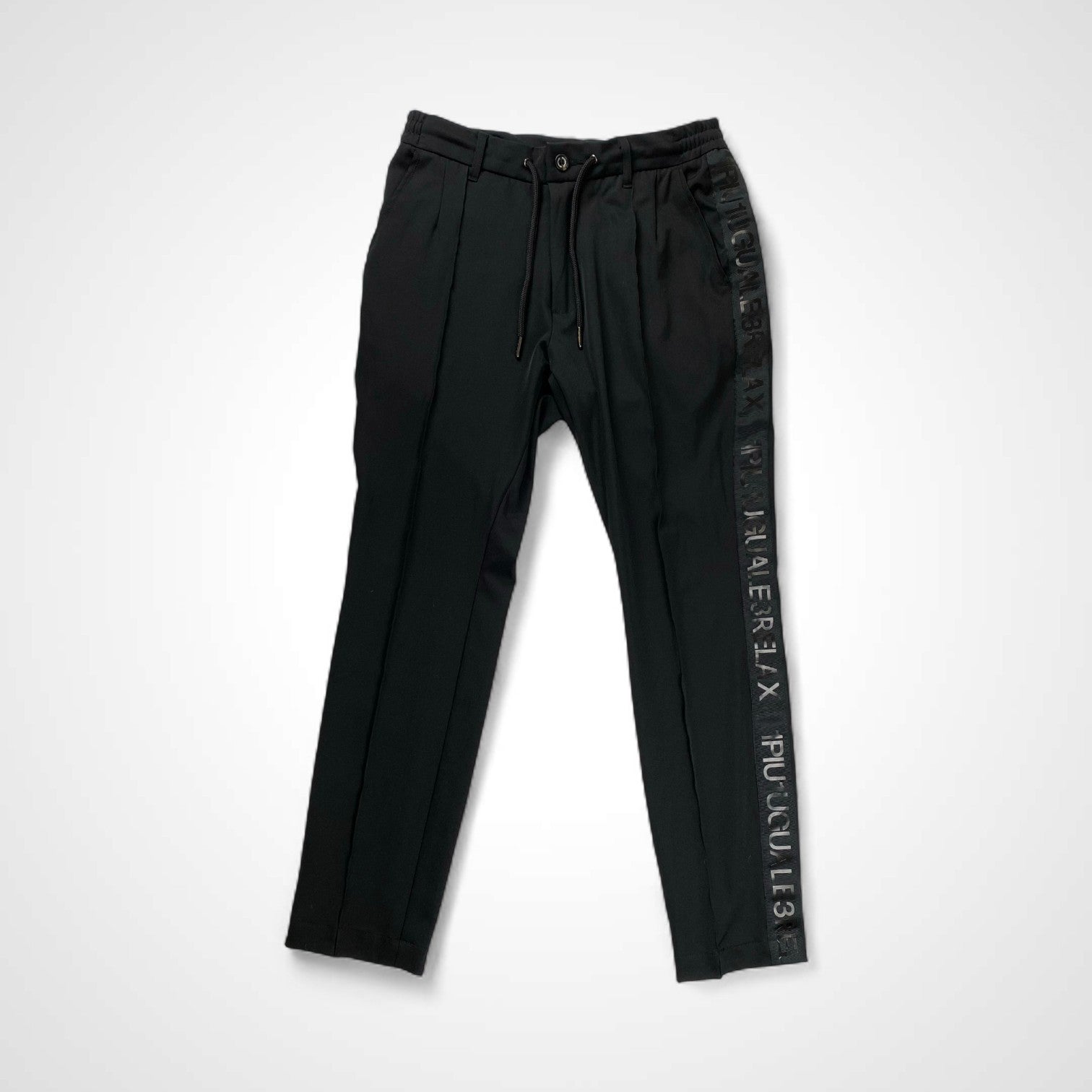 1PIU1UGUALE3 RELAX ウノ ピゥ ウノ ウグァーレ トレ リラックス / サイドエンボスロゴトラックパンツ ブラック SIZE:S