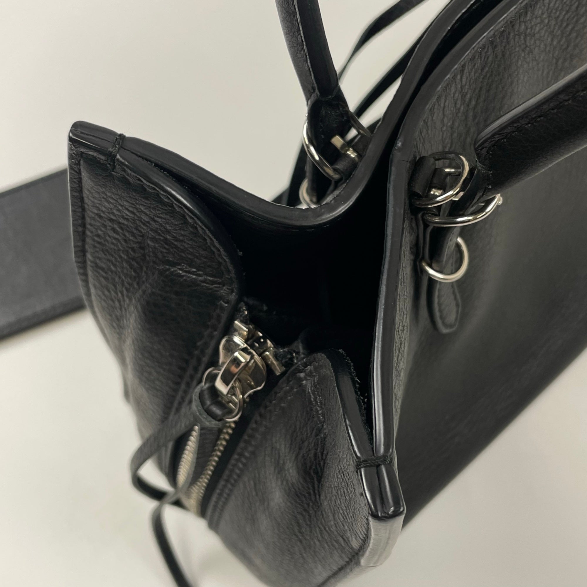 BALENCIAGA バレンシアガ / ペーパー A6 2WAYハンドバッグ 参考定価：200,000程度