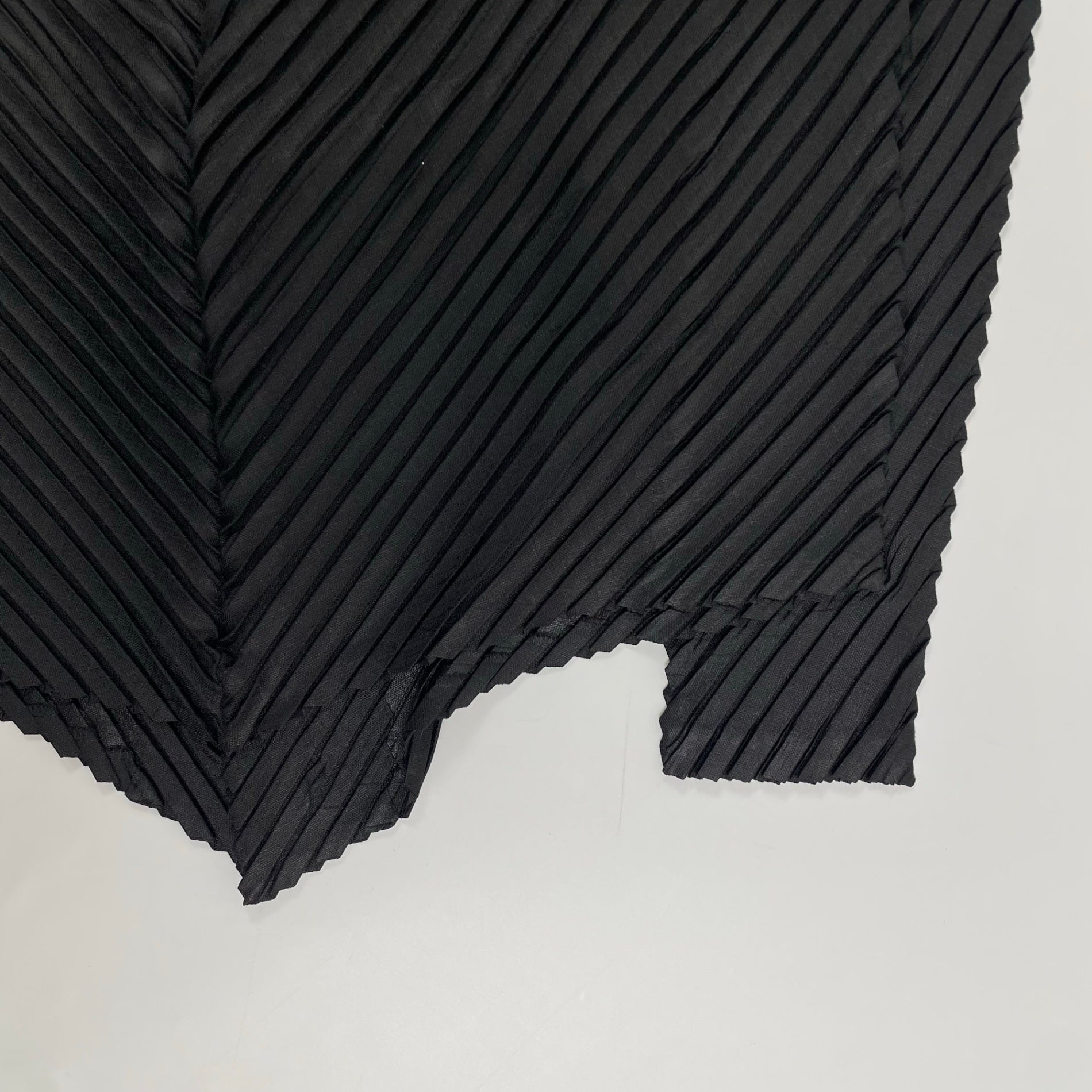 ISSEY MIYAKE イッセイミヤケ / ダイアゴナルプリーツジャケット ブラック IM23FO192 SIZE:2