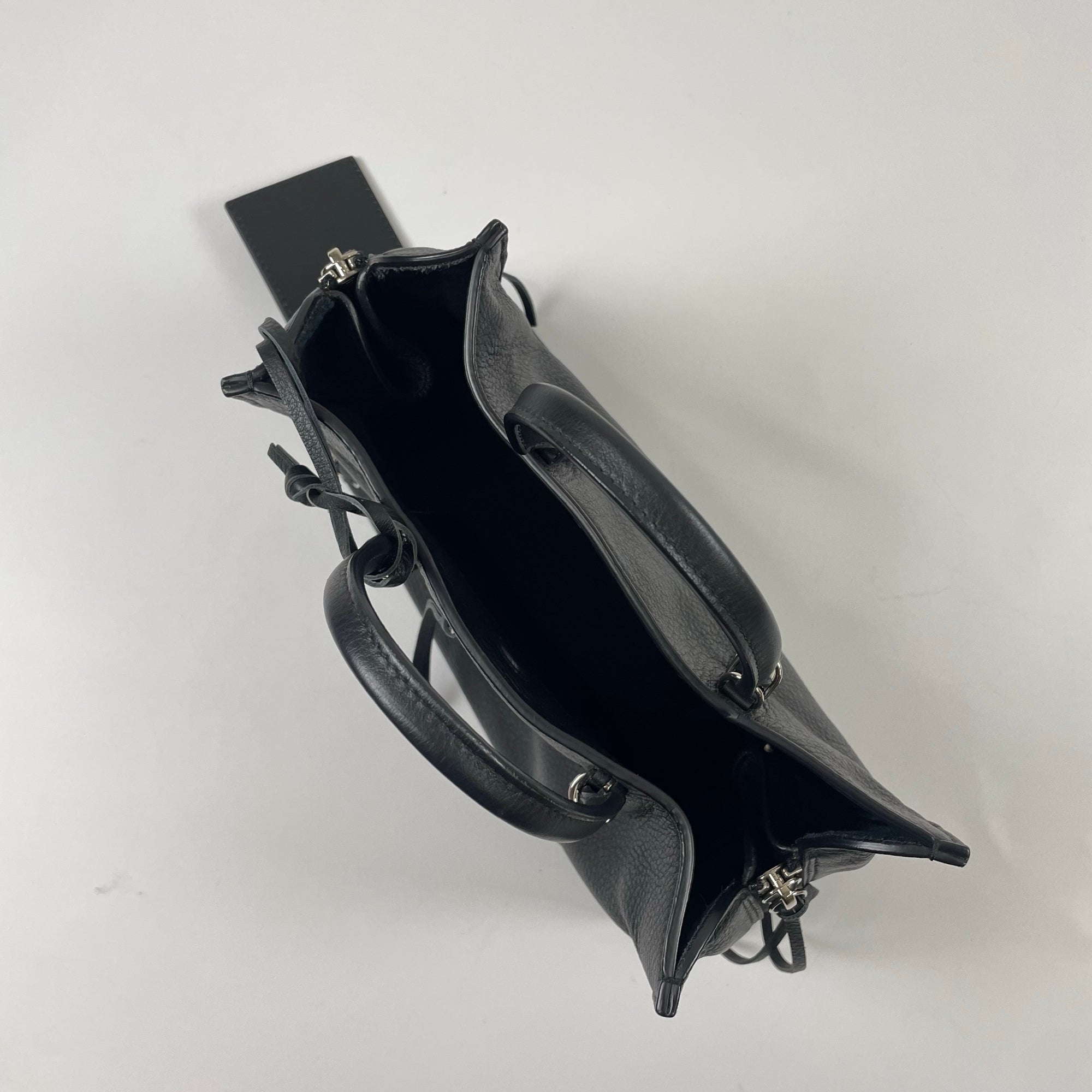 BALENCIAGA バレンシアガ / ペーパー A6 2WAYハンドバッグ 参考定価：200,000程度