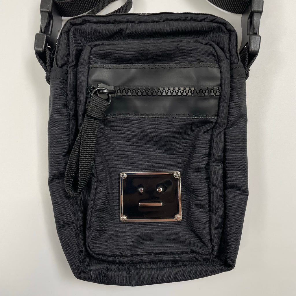 Acne Studios アクネストゥデオズ / LOGO PLAGUE POCKET BAG フェイスロゴショルダーバッグ 参考定価：30,000程度