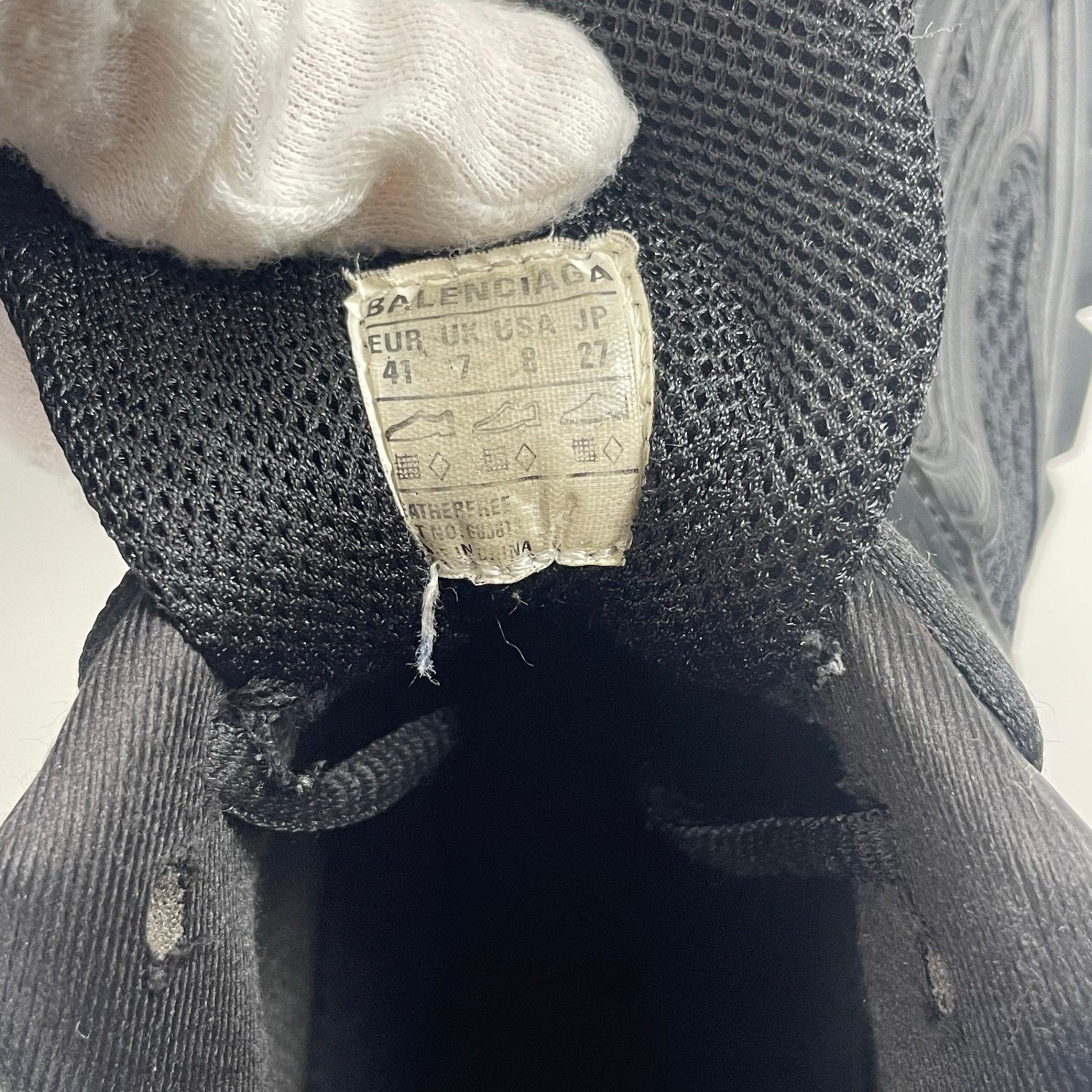 BALENCIAGA バレンシアガ / DEFENDER Bouncer 箱・袋・替え紐付 参考定価：158,000+tax SIZE:41