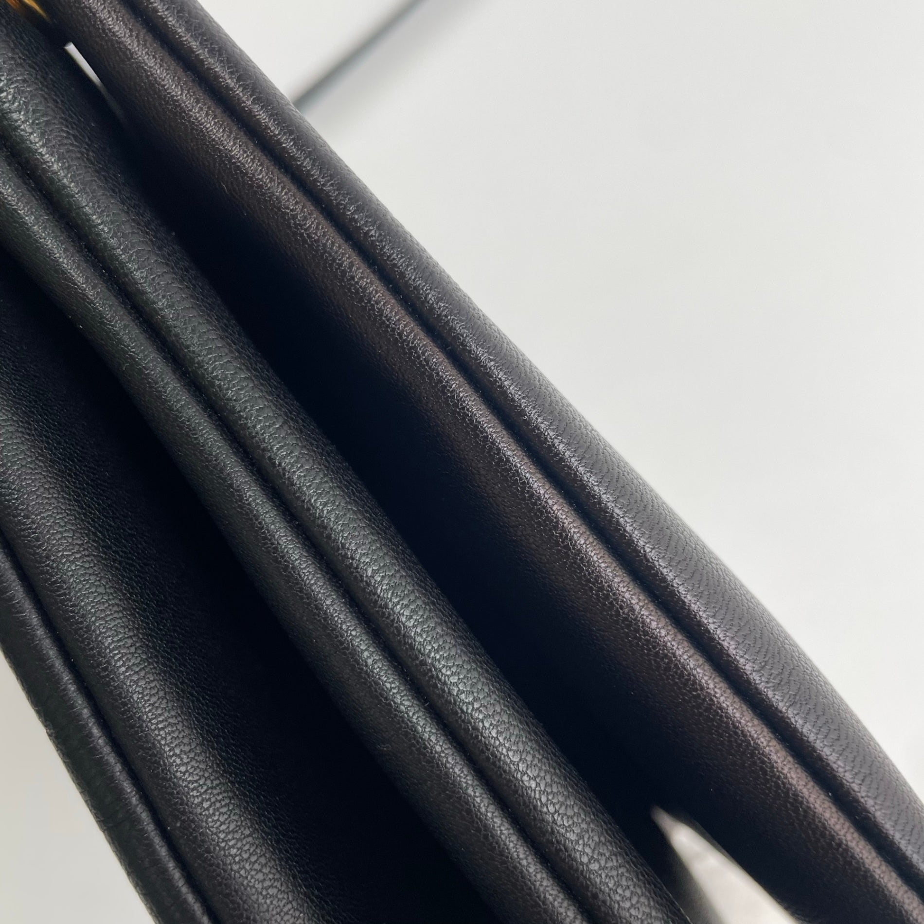 CELINE セリーヌ / トリオラージ ショルダーバッグ ブラック  フィービー期 参考定価：150,000+tax