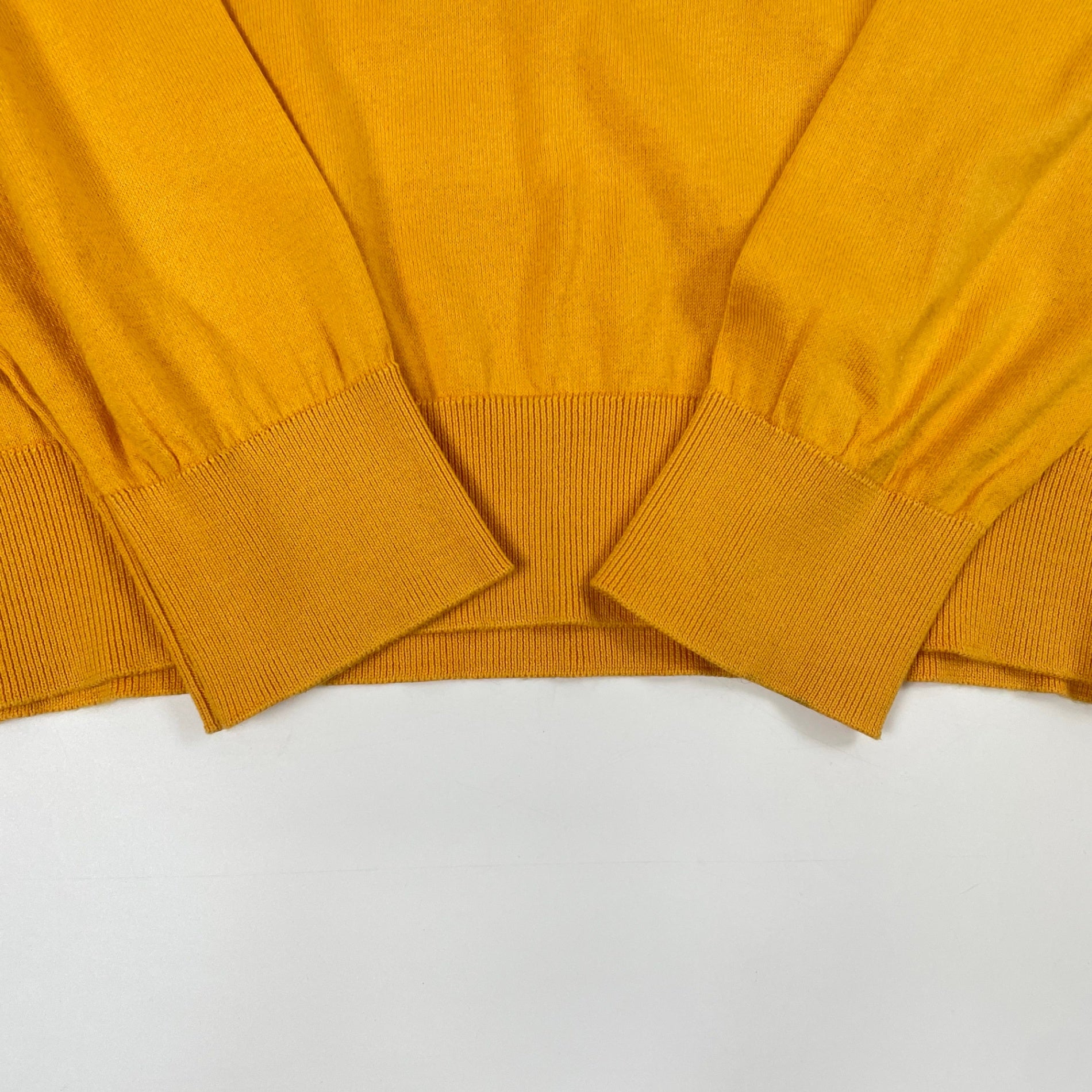 JOHN SMEDLEY / Vネックハイゲージニット 参考定価：40,000程度 SIZE:L