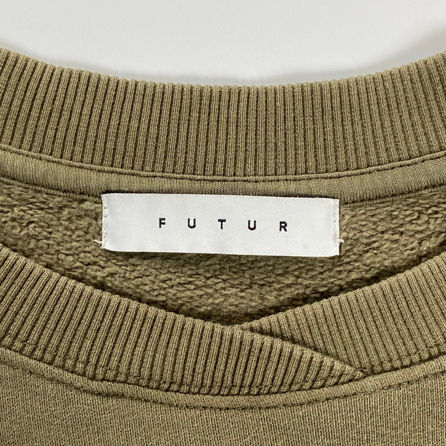 FUTUR フューチャー / 01 OUTLINE GFIT CN/スウェット 参考定価：26,000+tax SIZE：M