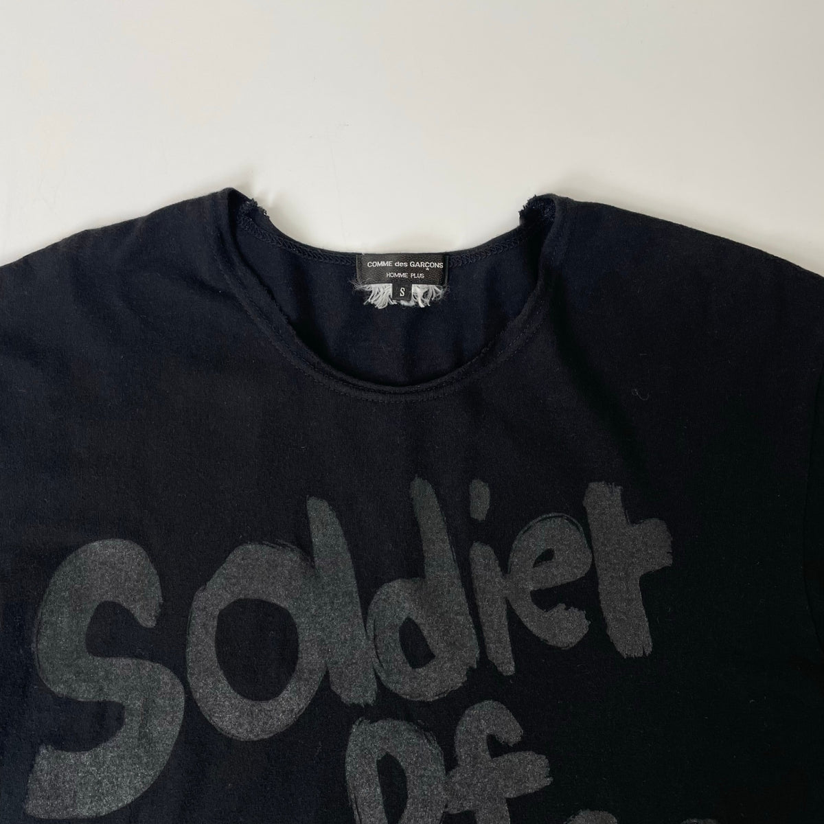 COMME des GARCONS HOMME PLUS / 15SS 反戦期 soldier of peace TEE SIZE:S