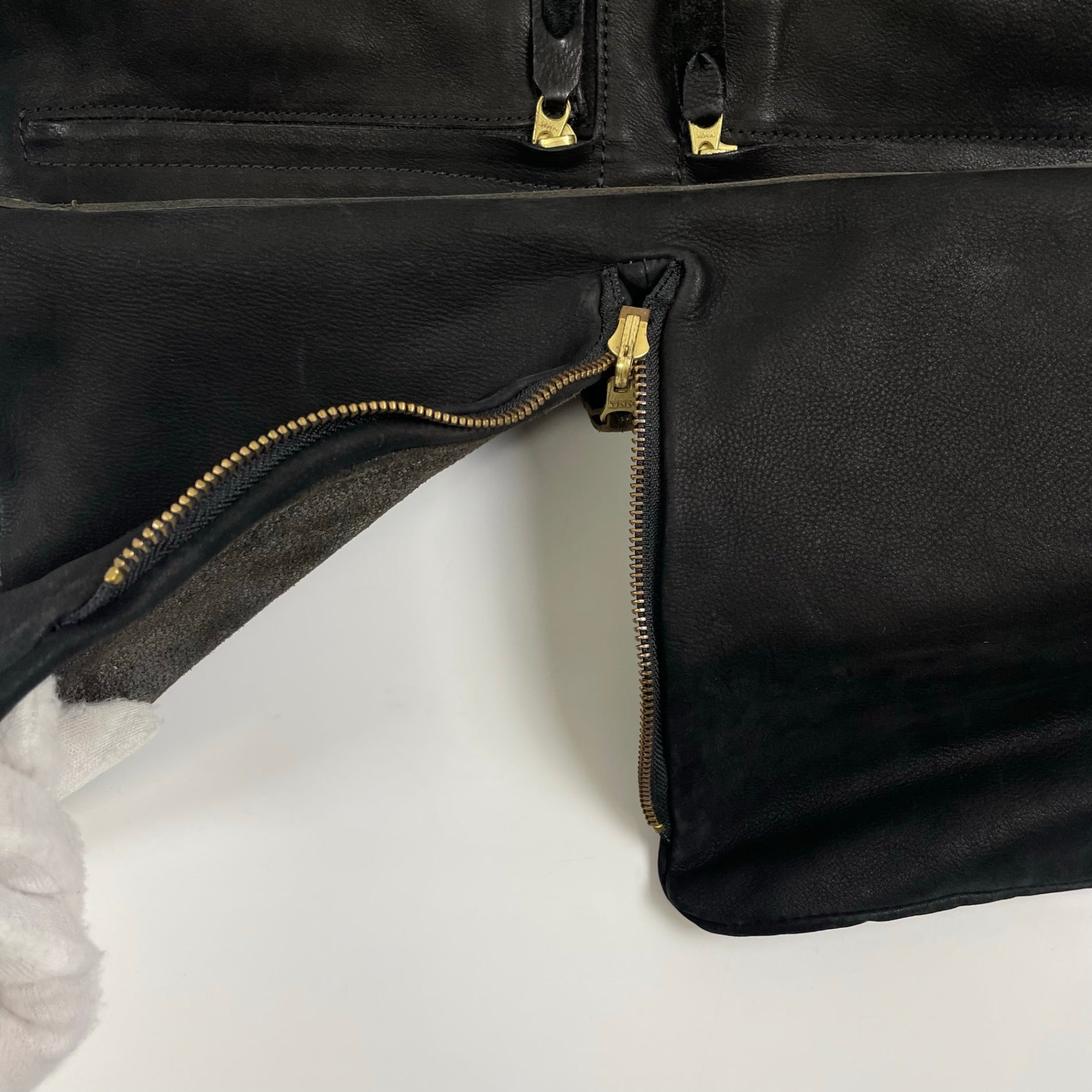 delle cose デレコーゼ / 2サイド レザーメッセンジャーバッグ 参考定価：100,000程度