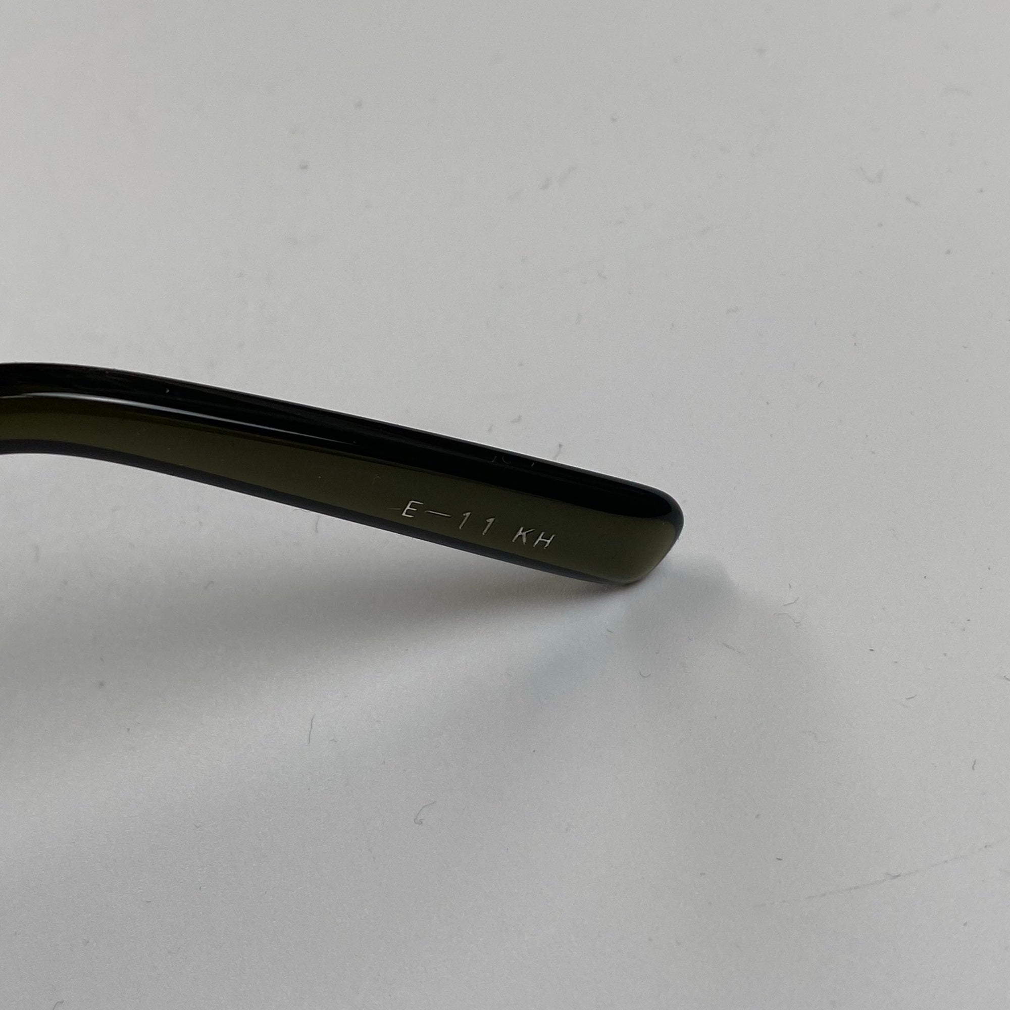 金子眼鏡 × 泰八郎謹製 【手造】シリーズ / EXCLUSIVE セルロイド ウェリントン ノー芯 カーキ 度なしクリアレンズ入り E-11 参考定価：40,000程度