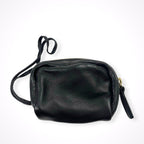 EMPORIO ARMANI / レザーミニポーチ 参考定価：32,000程度