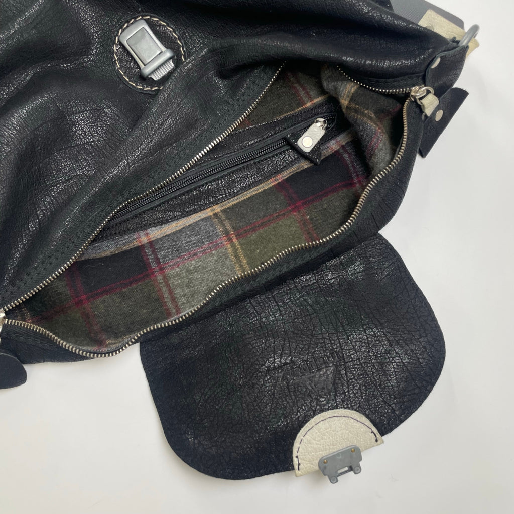 m'appazza イタリアデザイナーズ / シュリンクレザー ショルダーバッグ MADE IN ITALY 参考定価：100,000程度