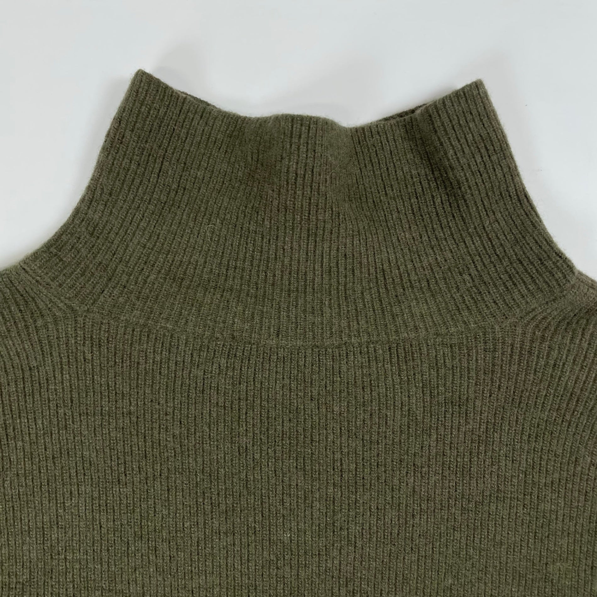 LEMAIRE / リブタートルネックニット 参考定価：90,000程度 SIZE:L
