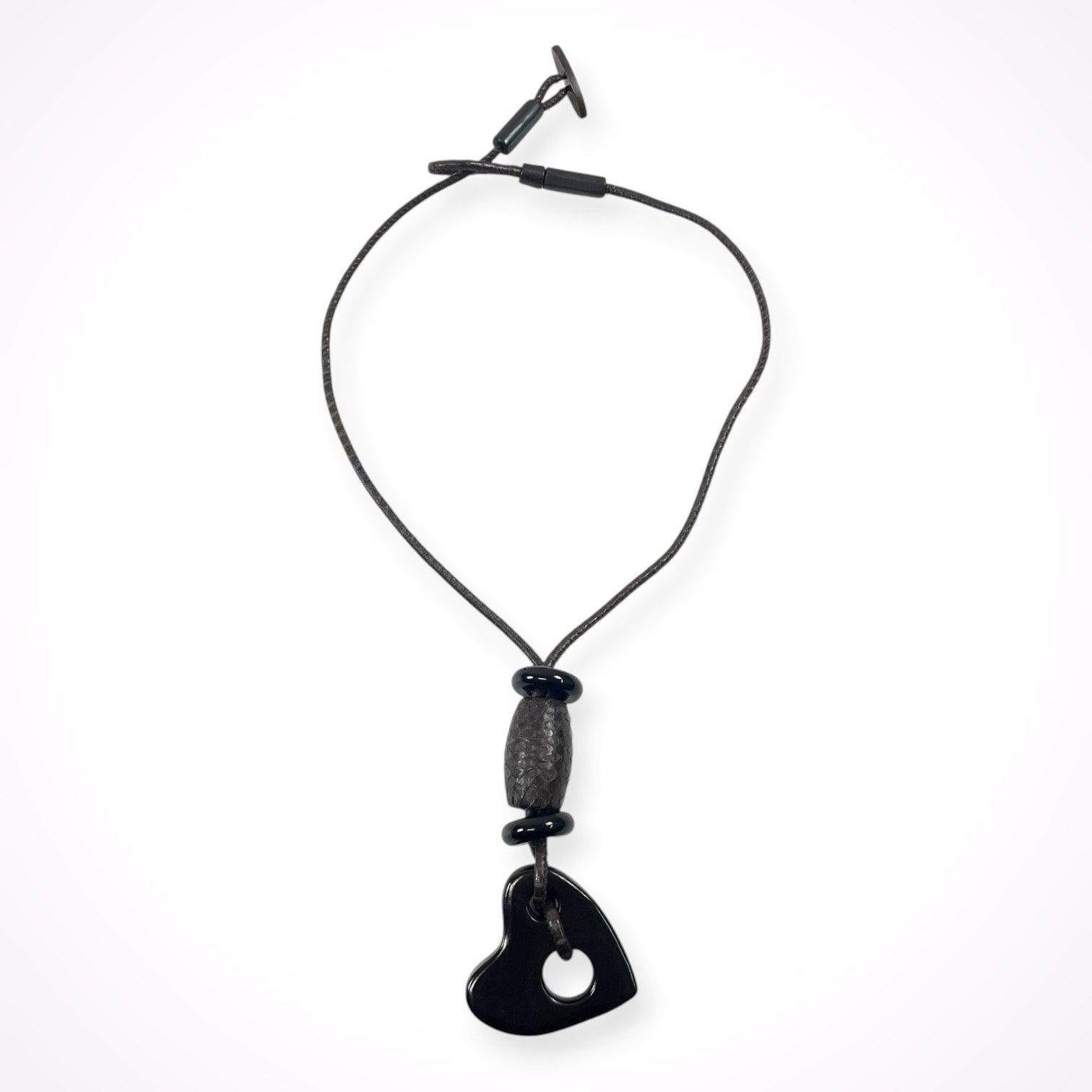 GIORGIO ARMANI / レザーMIXホーンハートネックレス 参考定価：130,000程度