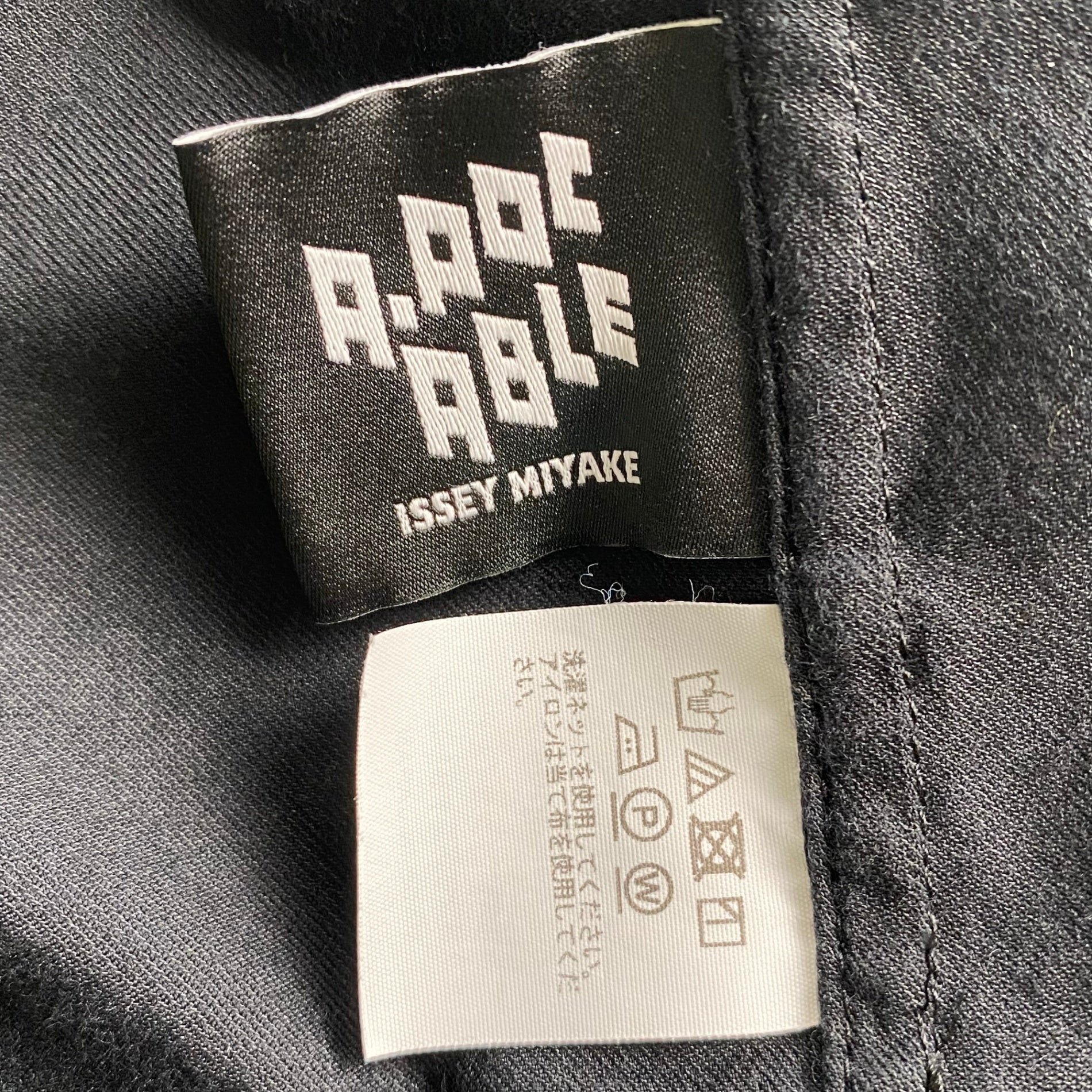 A-POC ABLE ISSEY MIYAKE エイポック エイブル イッセイミヤケ / ジオメトリックシャツ カラーレス 幾何学 グレー×ブラック SIZE:3