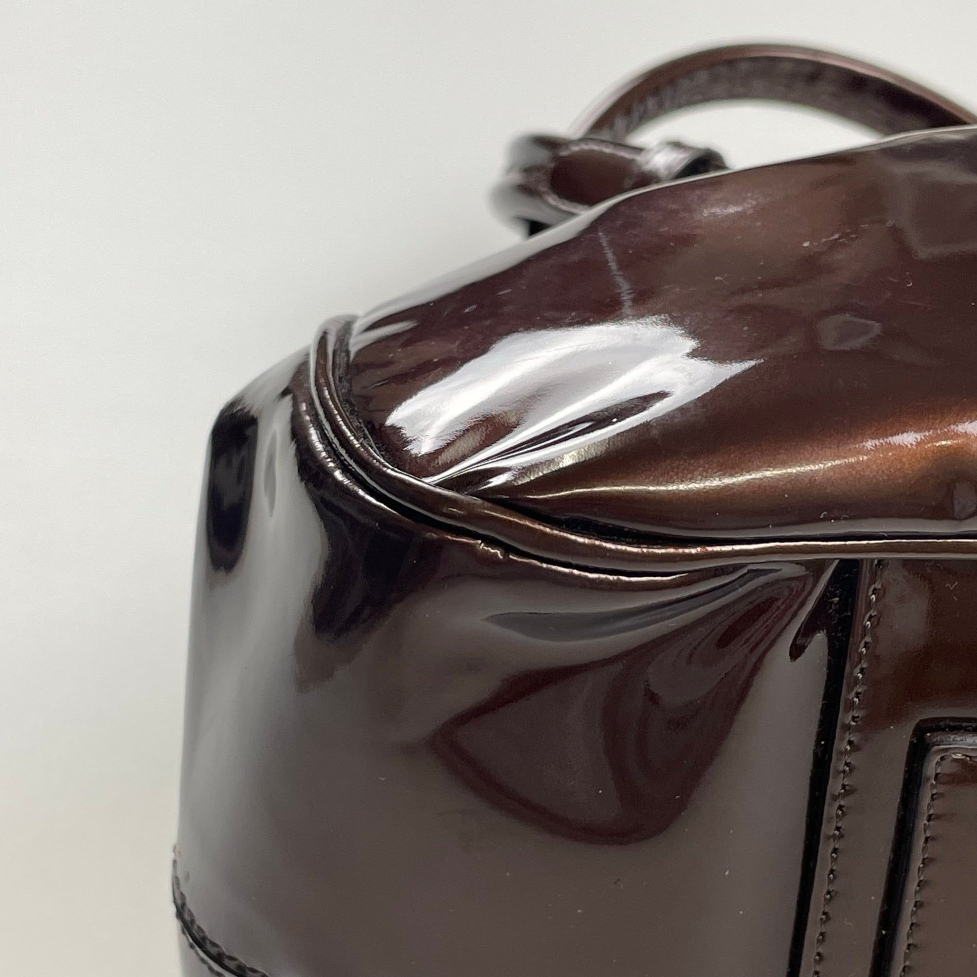 GIORGIO ARMANI ジョルジオ アルマーニ / パテントレザー ギャザードハンドバッグ がま口 YGW559 ブロンズ