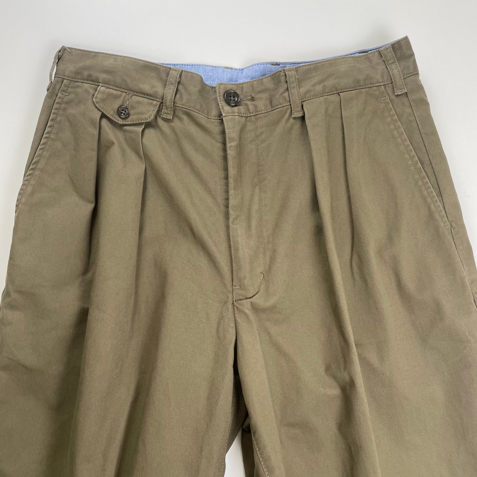 【BEAMS100名品】 BEAMS PLUS ビームスプラス / 2プリーツ チノ トラウザーズ カーキ 参考定価：12,000+tax SIZE：M