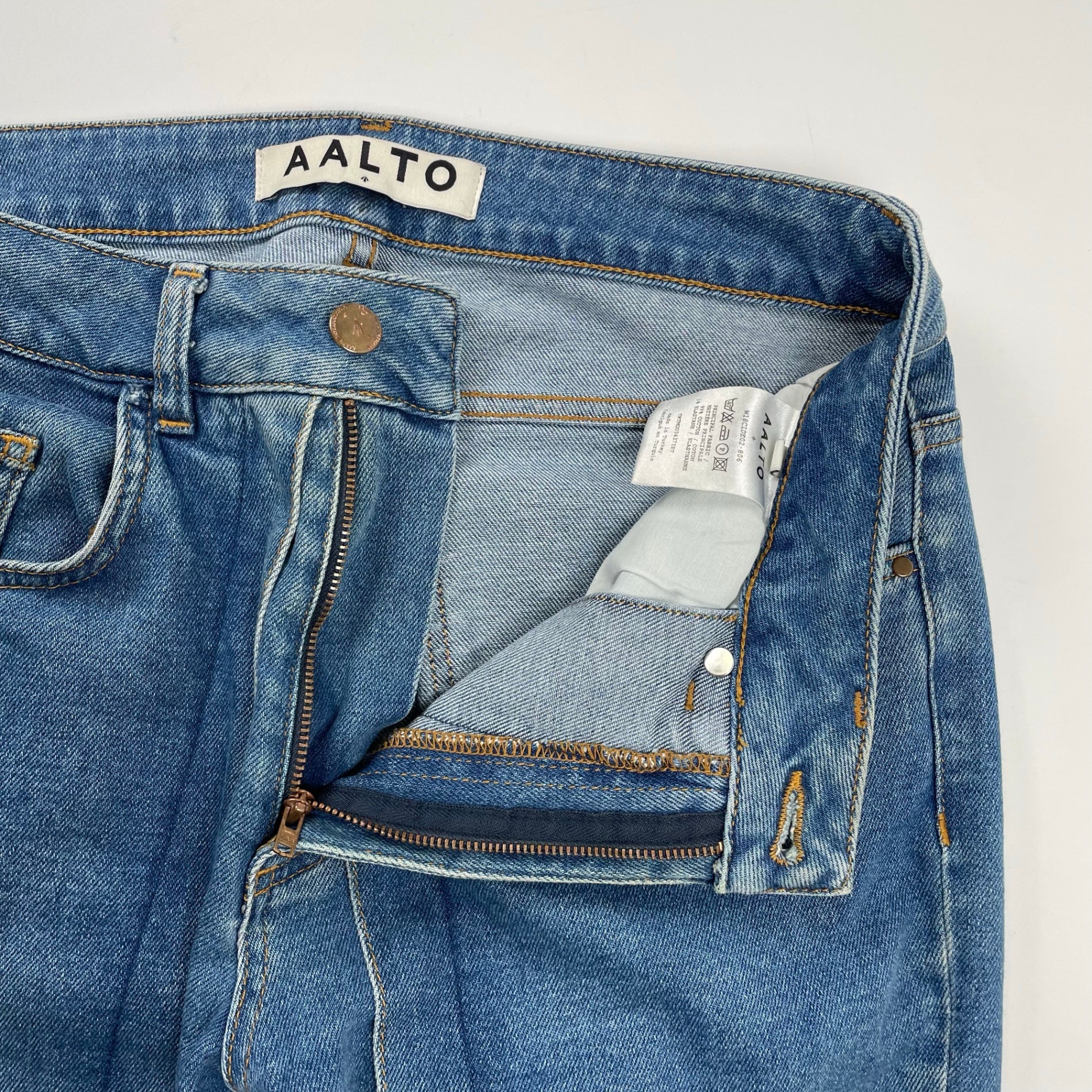 AALTO アアルト / FLARED JEANS WITH PLEATS フレアデニムパンツ 参考定価：45,000程度 SIZE:40