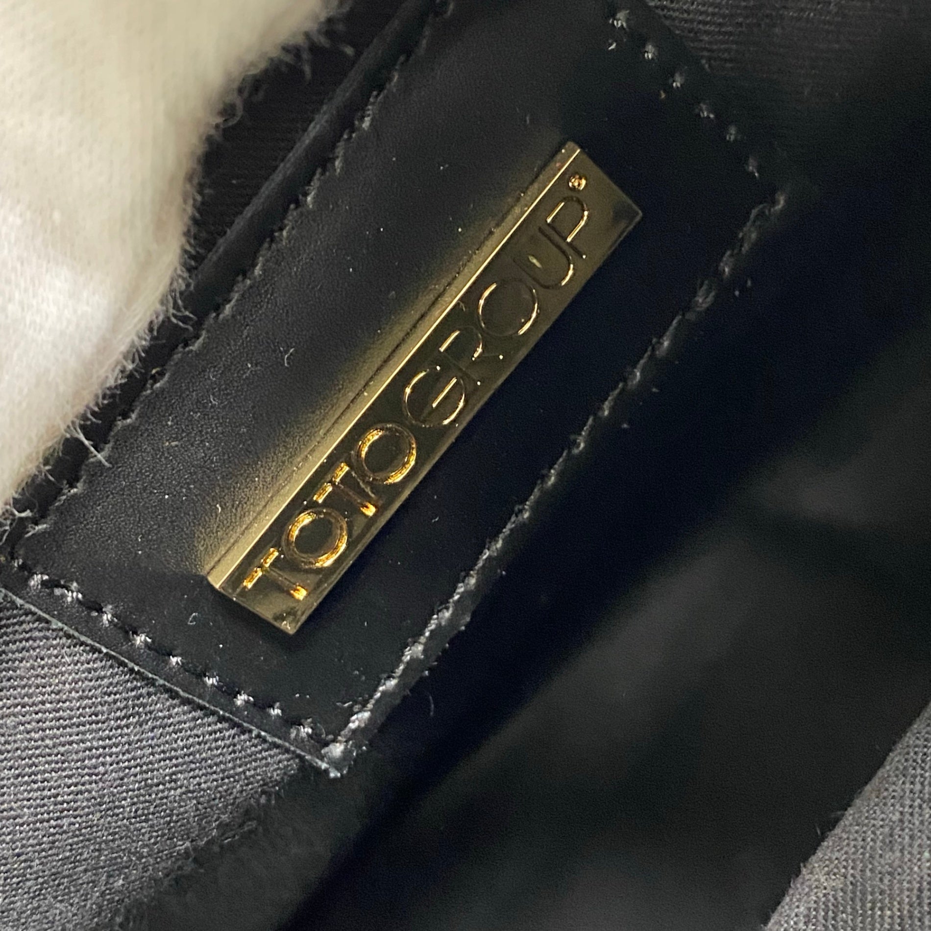 innue イヌエ / ハラコ チェーンハンドバッグ ブラック