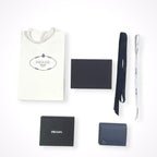 PRADA / 三角プレート 2つ折りサフィアーノウォレット 極美品 参考定価：90,000+tax