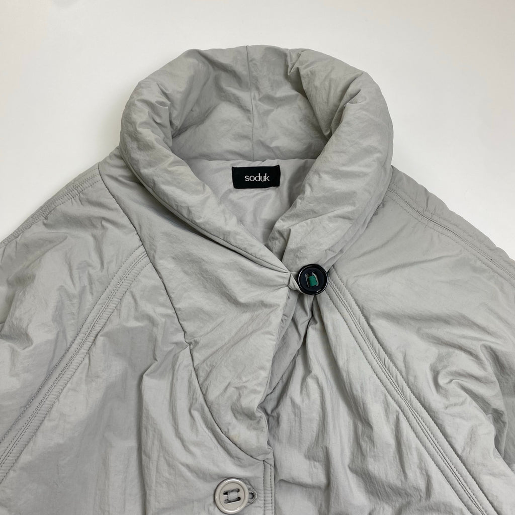 soduk スドーク / puffy warm coat インサレーションコート ジャケット 22AW 参考定価：60,000+tax SIZE:FREE
