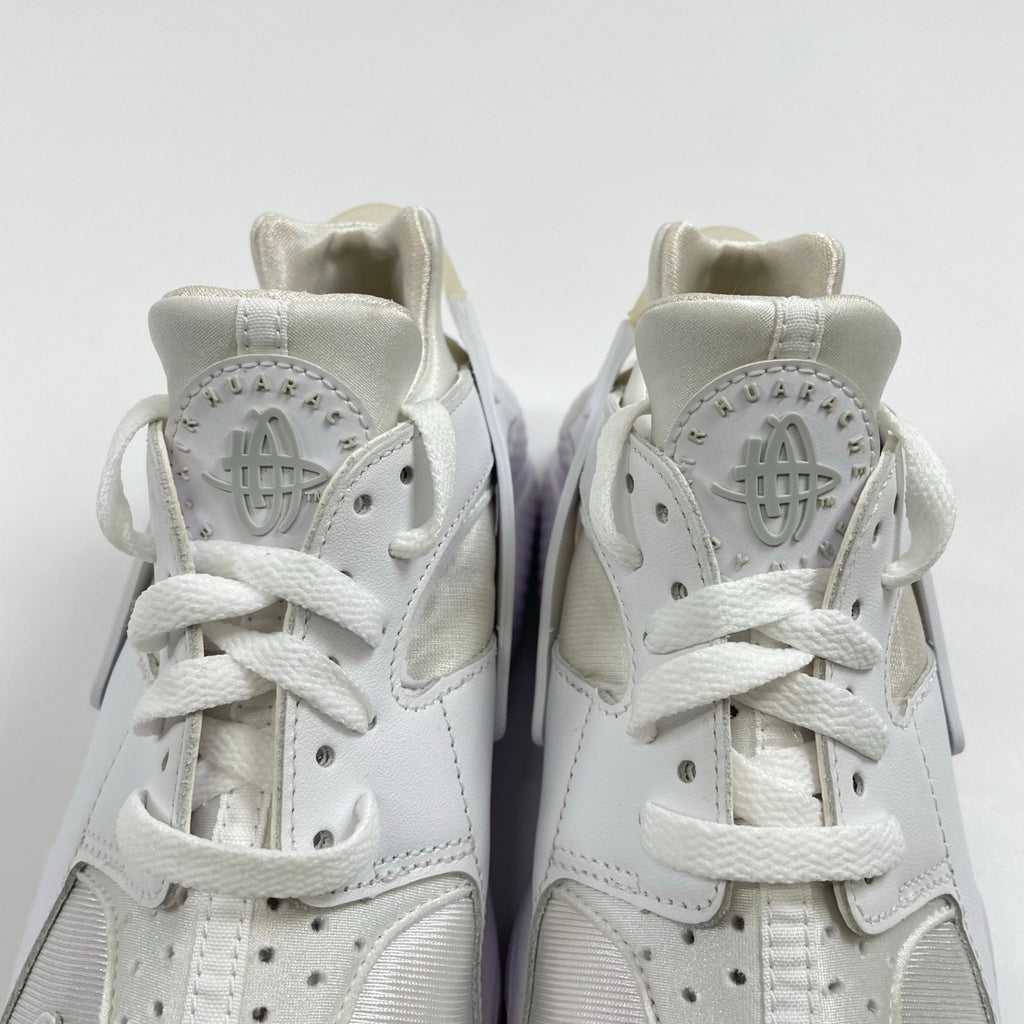NIKE ナイキ / W AIR HUARACHE ピュアホワイト 試着程度 参考定価：13,000+tax SIZE:25cm