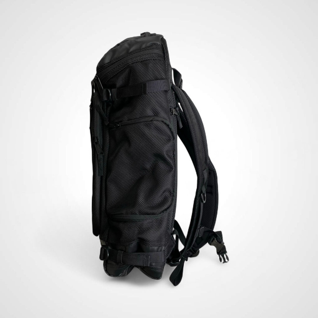 Audi アウディ EASTPAK イーストパック / quattro 多機能バックパック 未使用 参考定価：28,600+tax