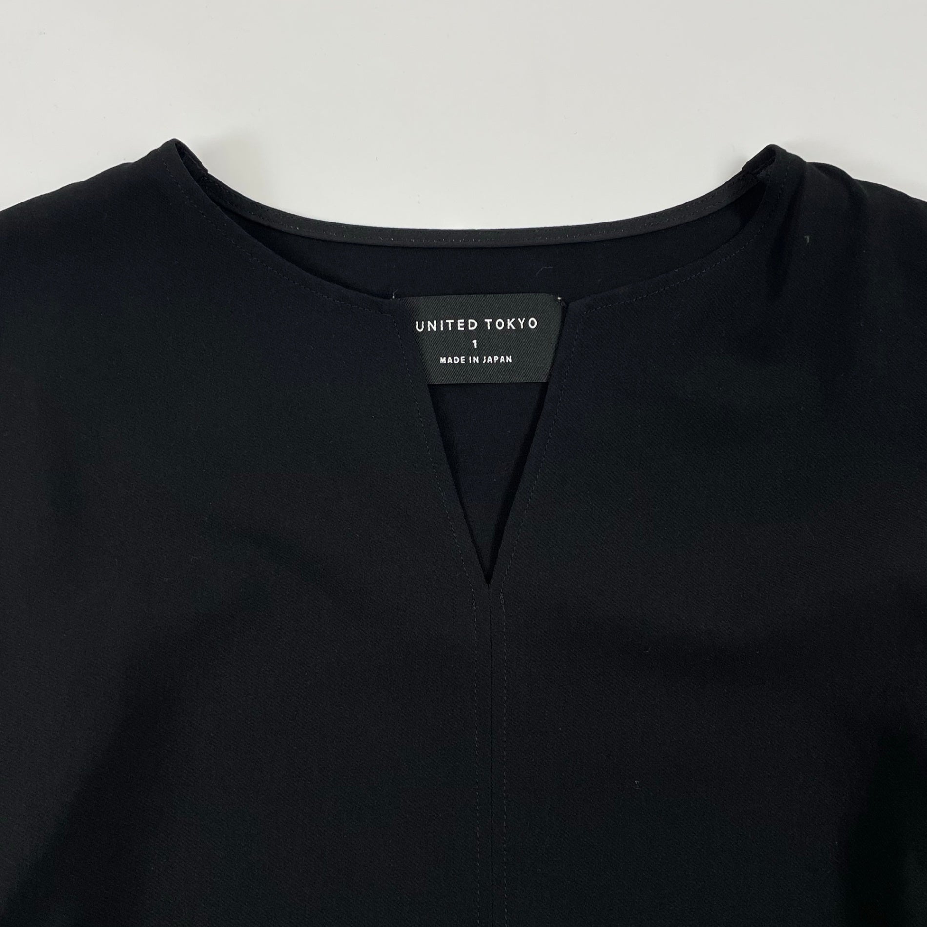 UNITED TOKYO / Vネックタックブラウス 参考定価：7,800+tax SIZE:1