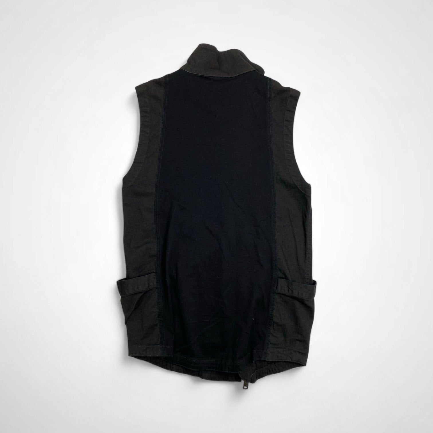 「r」 LA PROVOCAZIONE ETERNA ripvanwinkle リップヴァンウィンクル / アシンメトリージップベスト ブラック Y2K 参考定価：30,000程度 SIZE:4