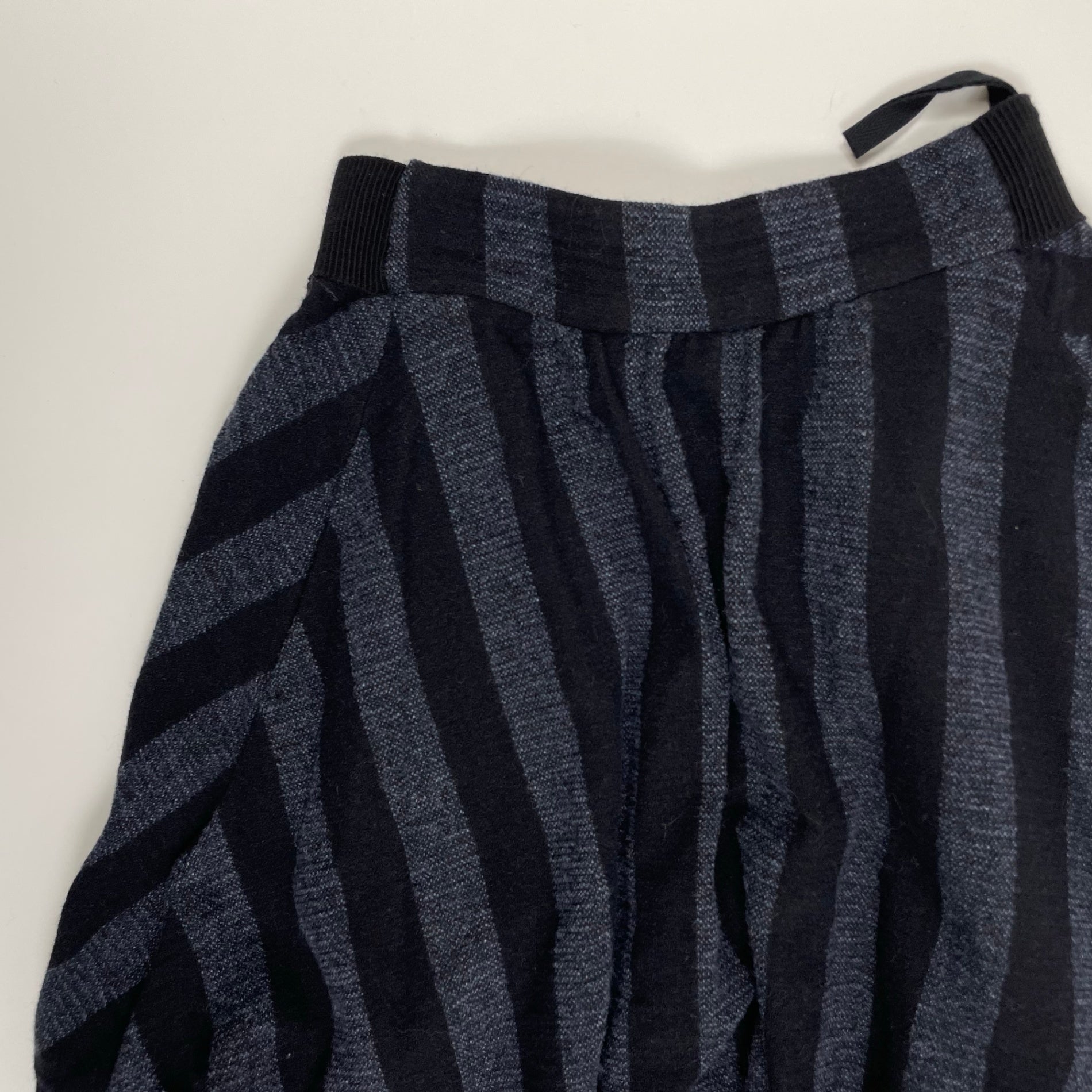 TELA テラ / ツイードストライプスカート ネイビーグレー×ブラック イタリア製 参考定価：30,000程度 SIZE:42