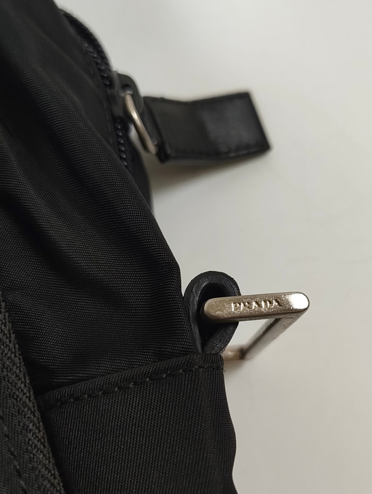 PRADA / ナイロンブリーフバッグ ブラック 三角プレート