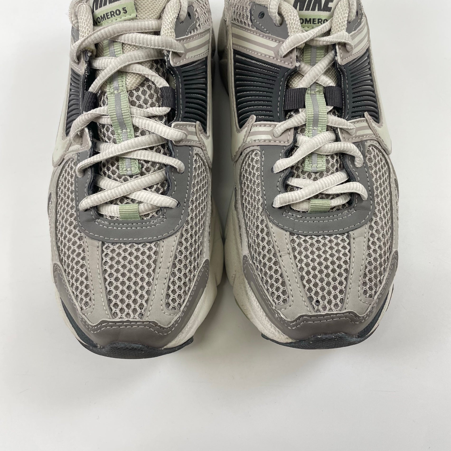 NIKE / WMNS ZOOM VOMERO 5 SIZE：23.5cm