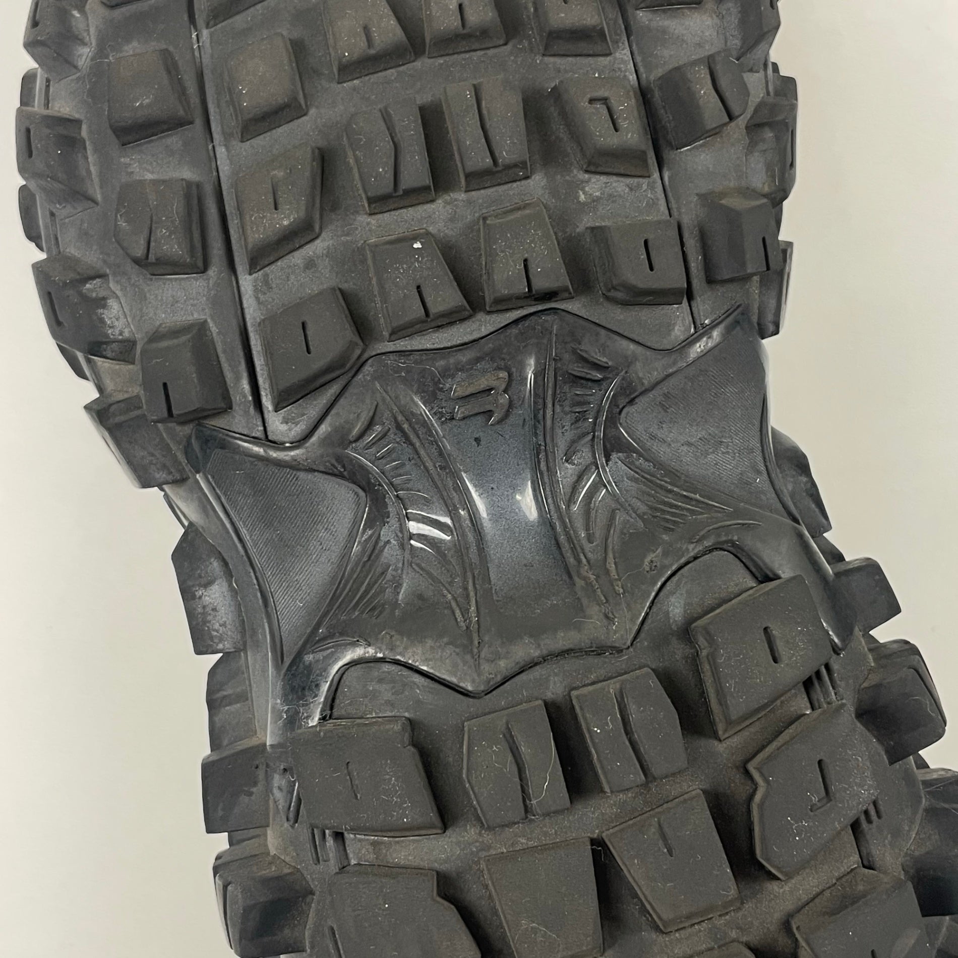 BALENCIAGA バレンシアガ / DEFENDER Bouncer 箱・袋・替え紐付 参考定価：158,000+tax SIZE:41