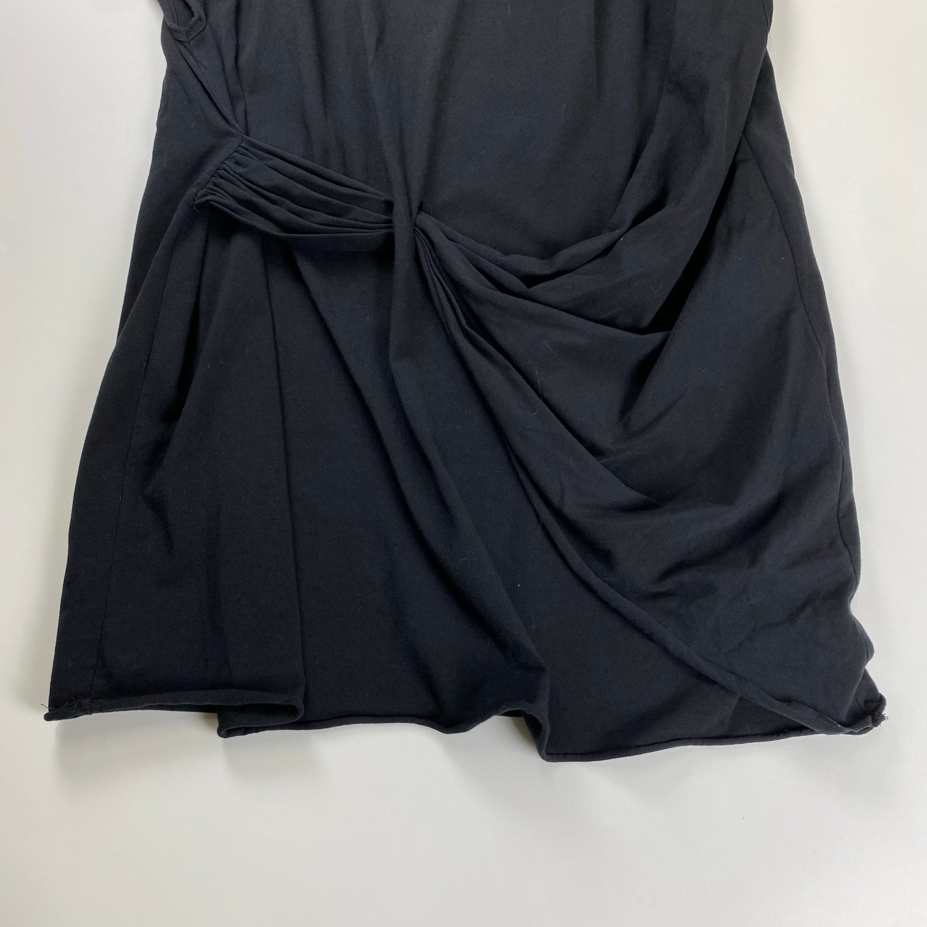 VIRGINIA BIZZI ヴァージニア ビッツィ / デザインノースリーブカットソー H.P. FRANCE取り扱い 参考定価：30,000程度 SIZE：42