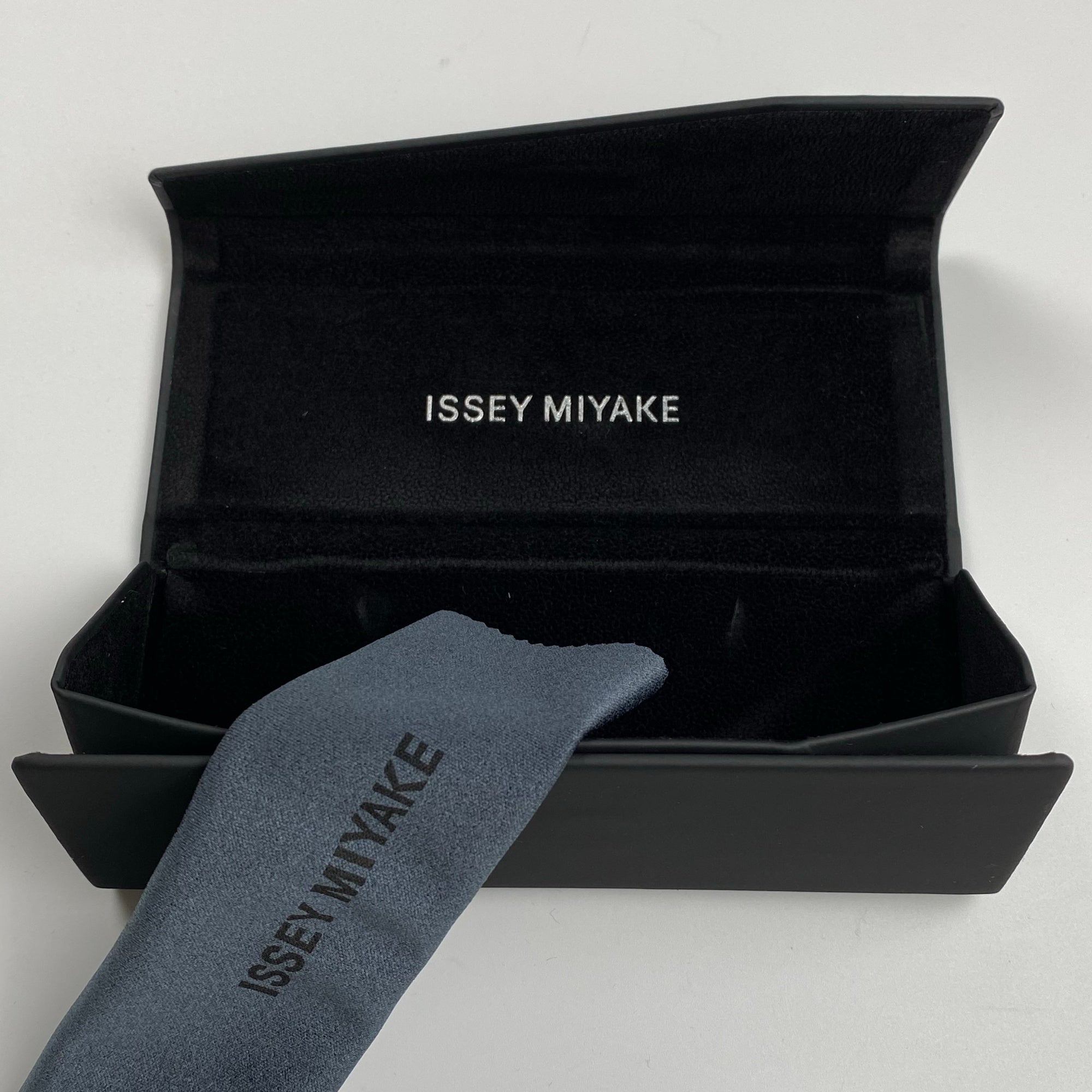 【極美品】 ISSEY MIYAKE イッセイミヤケ / PANT-Ⅸ パント型 サングラス 参考定価：54,000+tax