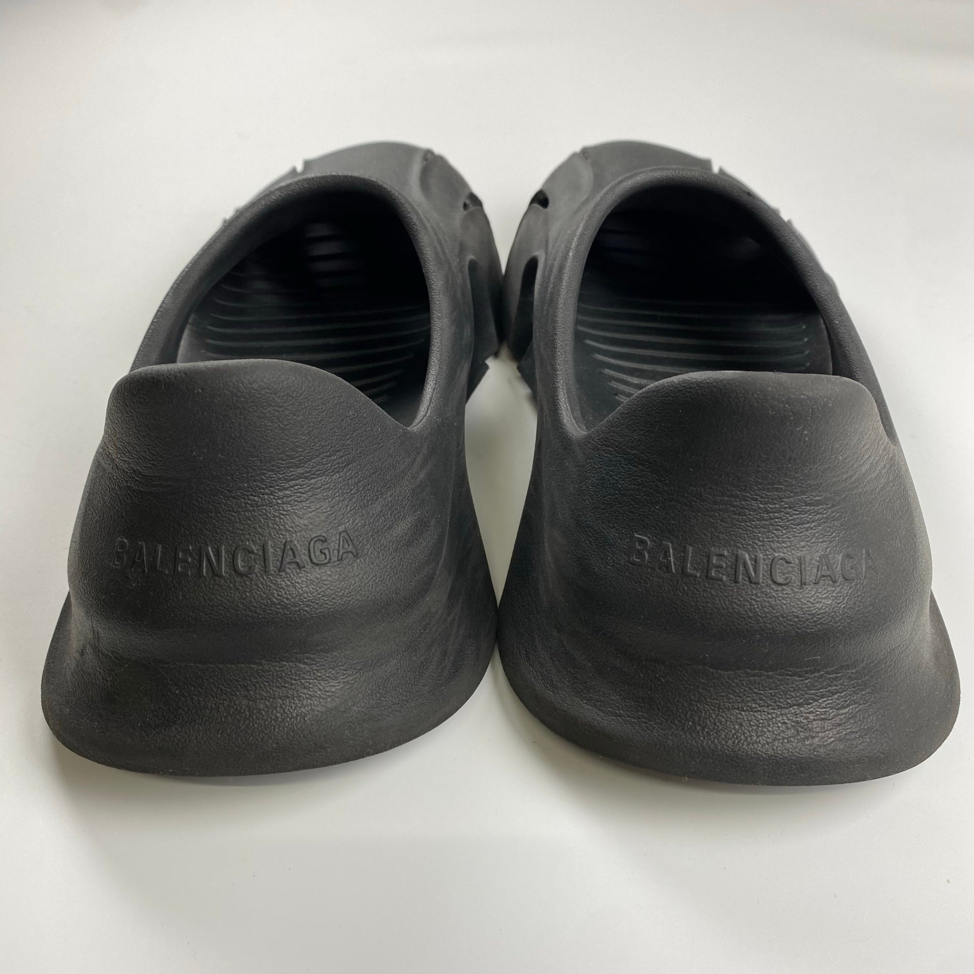 BALENCIAGA バレンシアガ / MOLD CLOSED ラバー スニーカー 参考定価：55,000+tax SIZE：27.5cm