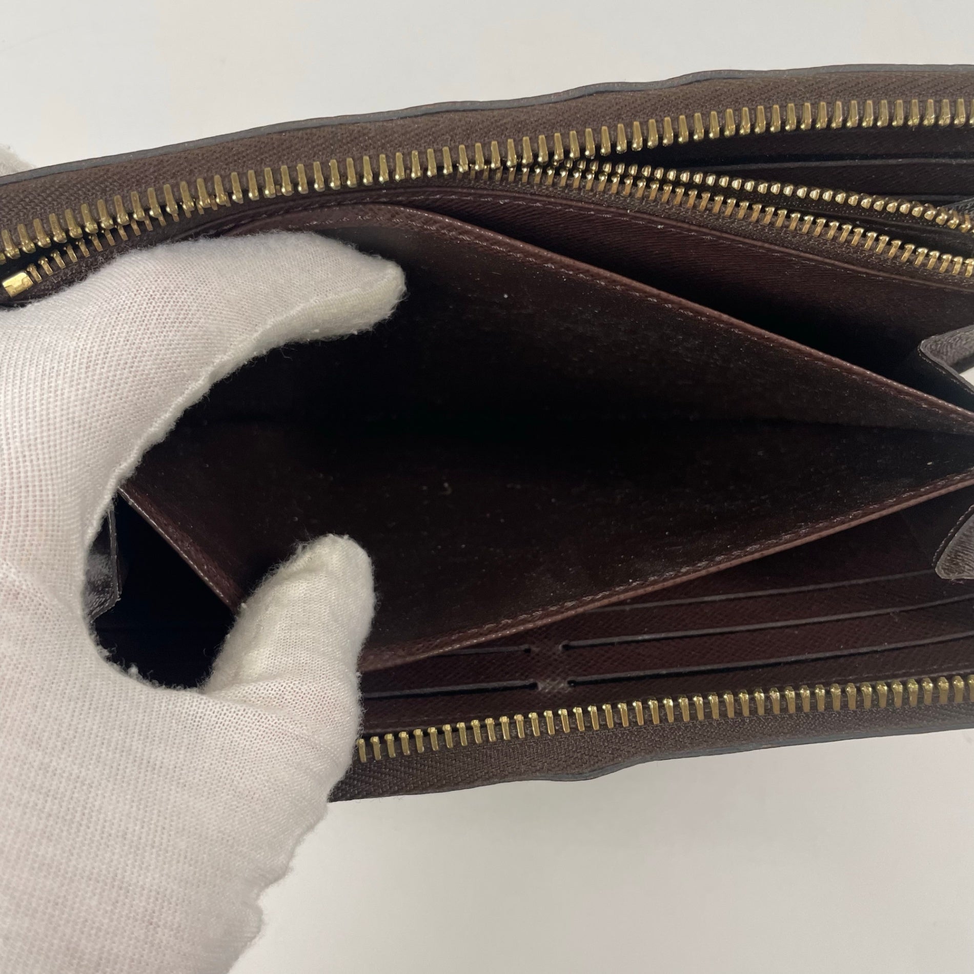 LOUIS VUITTON / ジッピーウォレット N60015 CA0197 参考定価：120,000程度