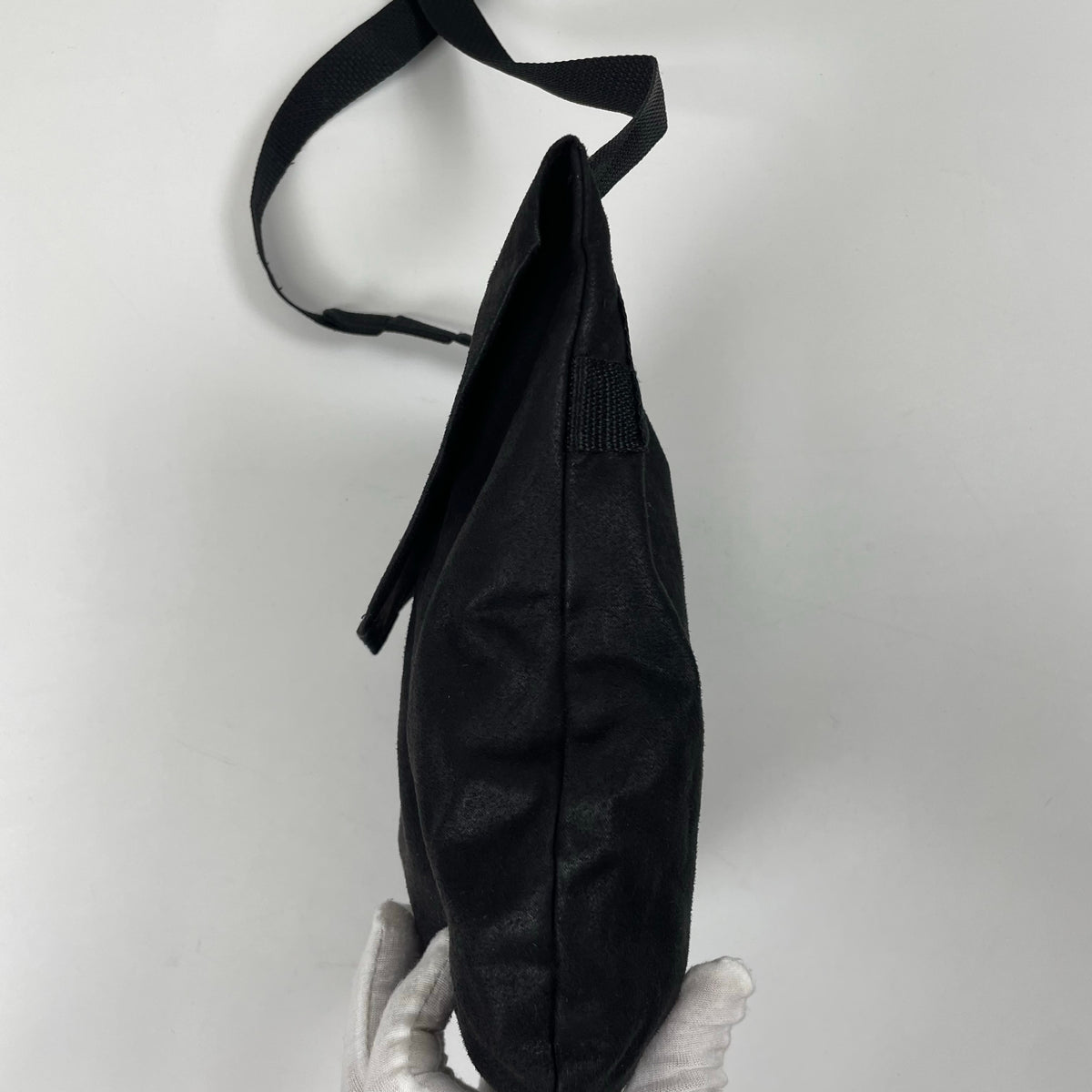 ENGINEERED GARMENTS / スウェードタッチサコッシュバッグ ブラック