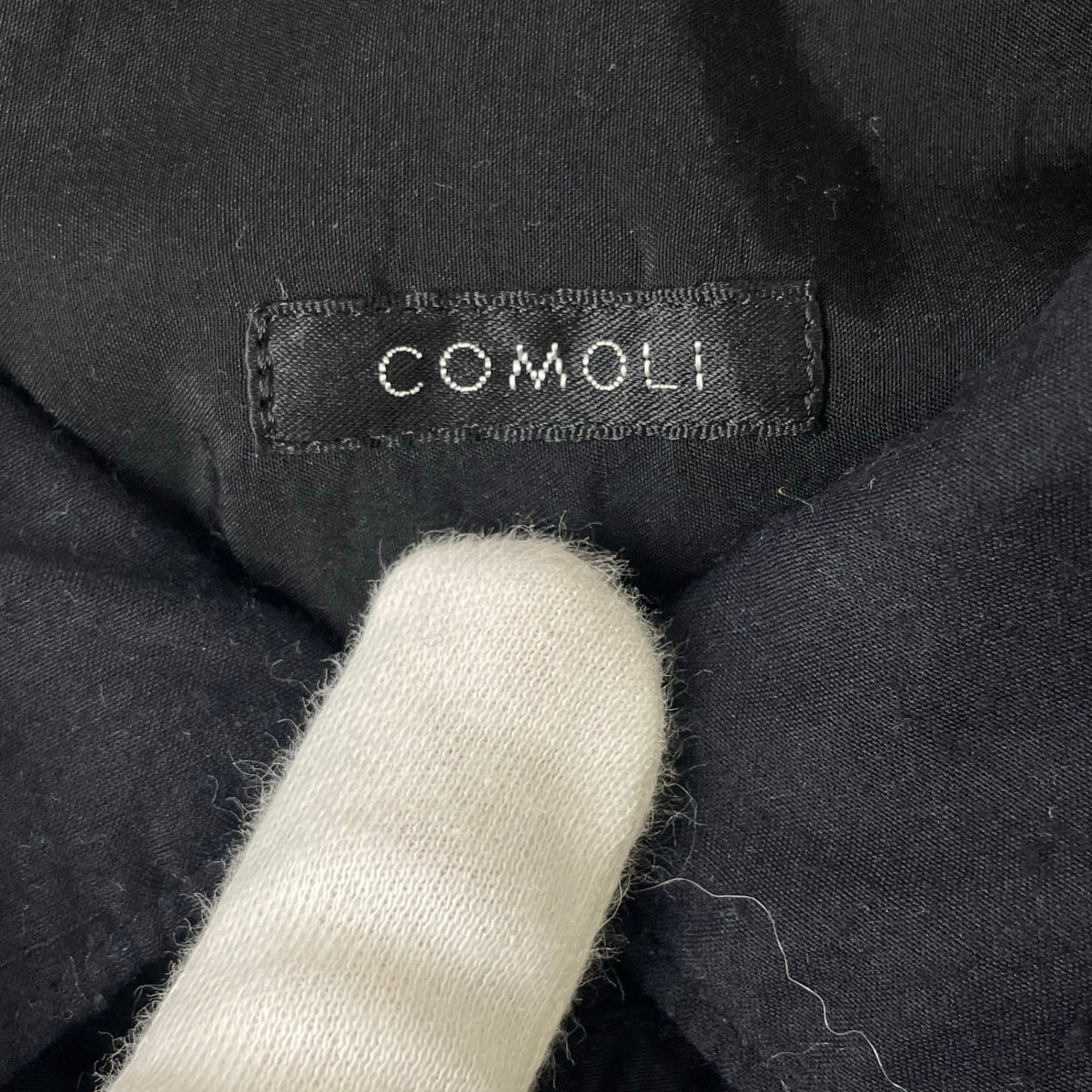 COMOLI / ナイロンシルク中綿 シャツジャケット 参考定価：60,000程度 SIZE:2