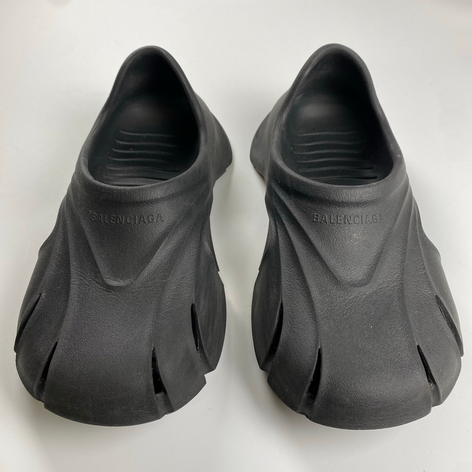 BALENCIAGA バレンシアガ / MOLD CLOSED ラバー スニーカー 参考定価：55,000+tax SIZE：27.5cm