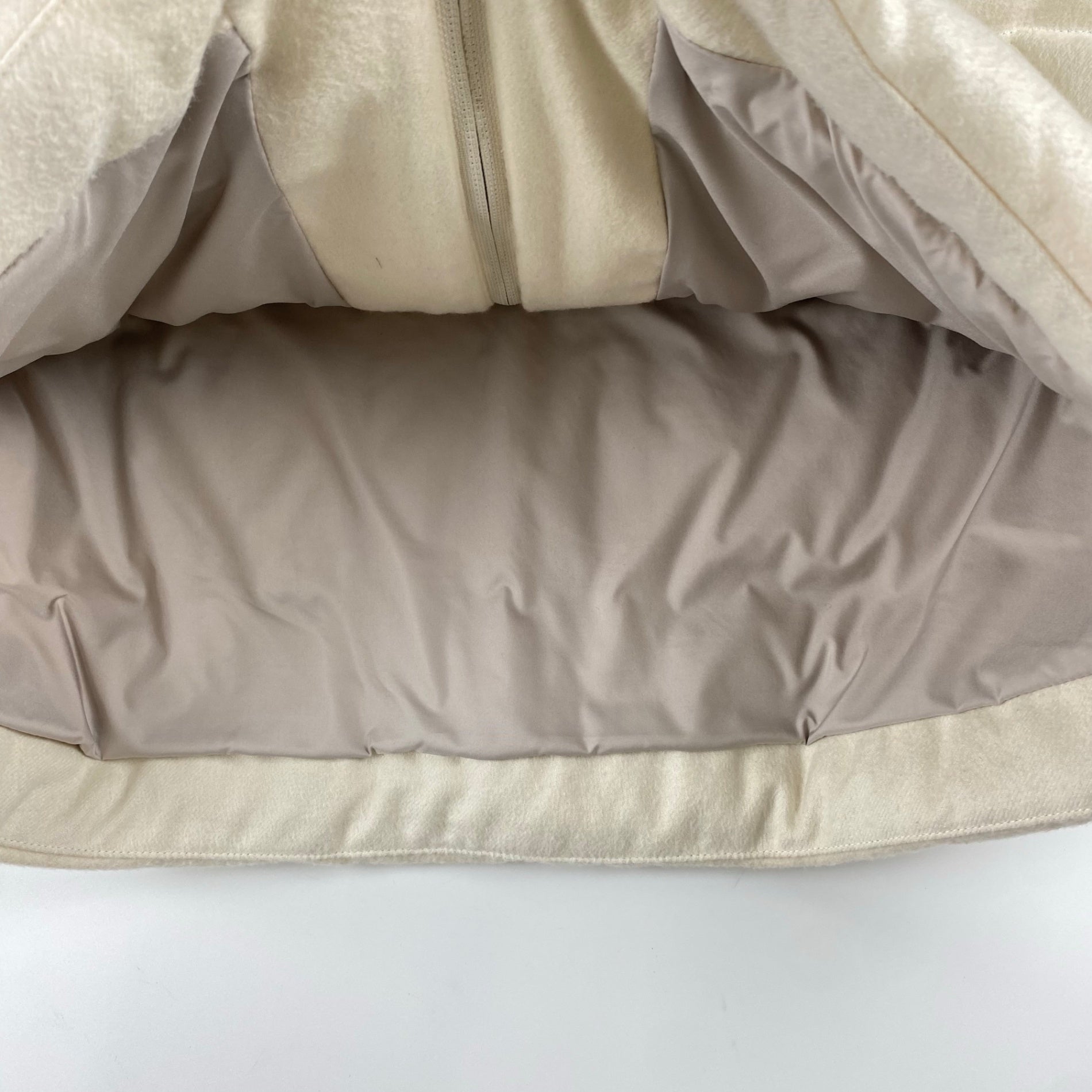 【美品】 HERNO ヘルノ / シルクカシミヤ ダウンべスト 裾ドローコード SIZE:50（XL程度）