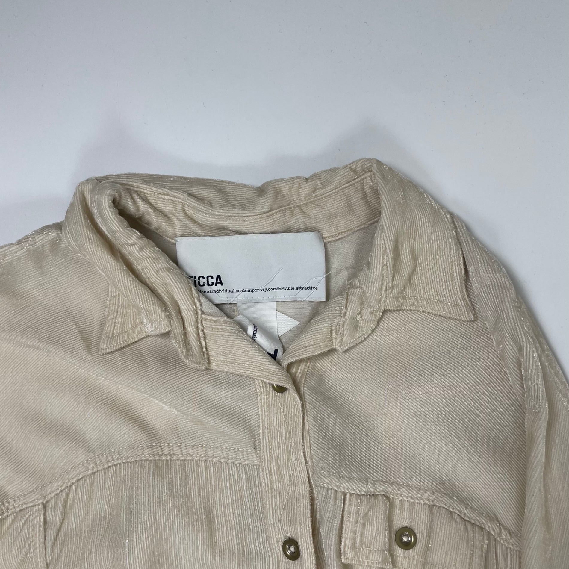 TICCA / CORDUROY SHIRT COAT 参考定価：34,000+tax SIZE:FREE