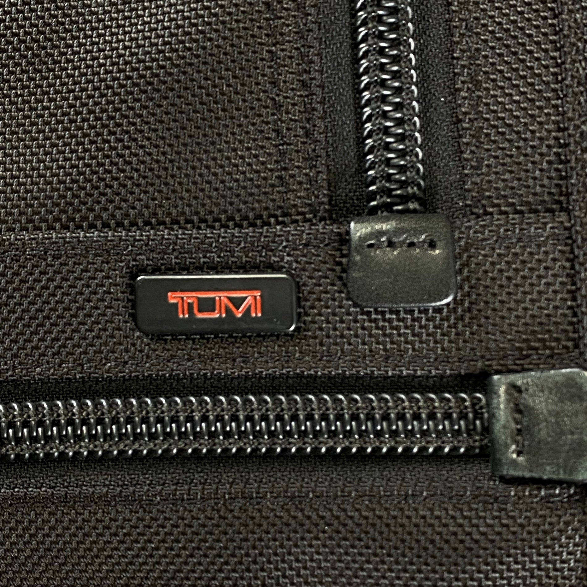 TUMI トゥミ / 26L収納 18インチ インターナショナル コンパクト キャリーオン ブラック 22018DH 参考定価：85,000+tax