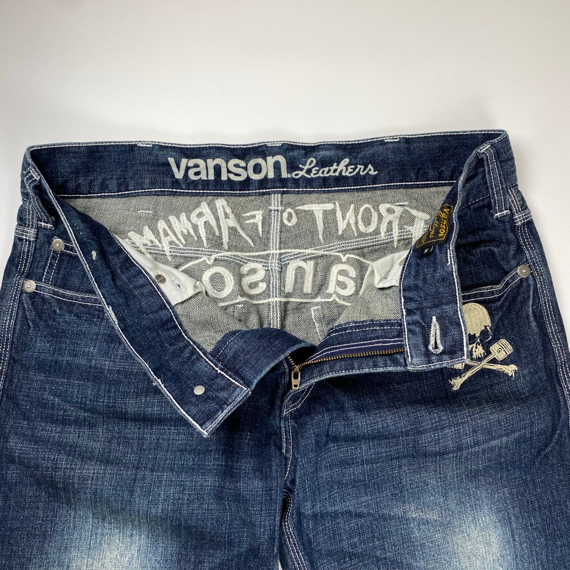 vanson × 「クローズ」武装戦線 / スカル刺繍デニムパンツ インディゴ THE FRONT OF ARMAMENT SIZE：W34