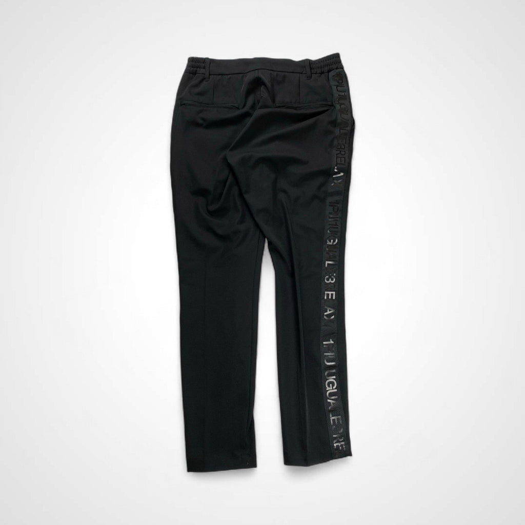 1PIU1UGUALE3 RELAX ウノ ピゥ ウノ ウグァーレ トレ リラックス / サイドエンボスロゴトラックパンツ ブラック SIZE:S