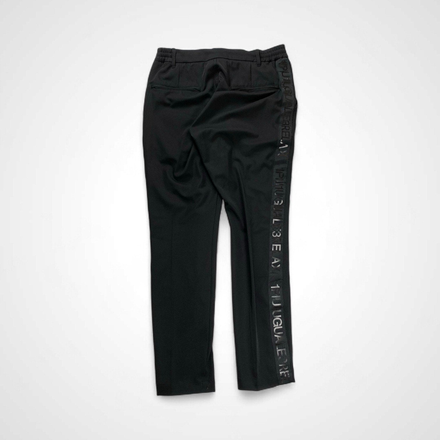 1PIU1UGUALE3 RELAX ウノ ピゥ ウノ ウグァーレ トレ リラックス / サイドエンボスロゴトラックパンツ ブラック SIZE:S