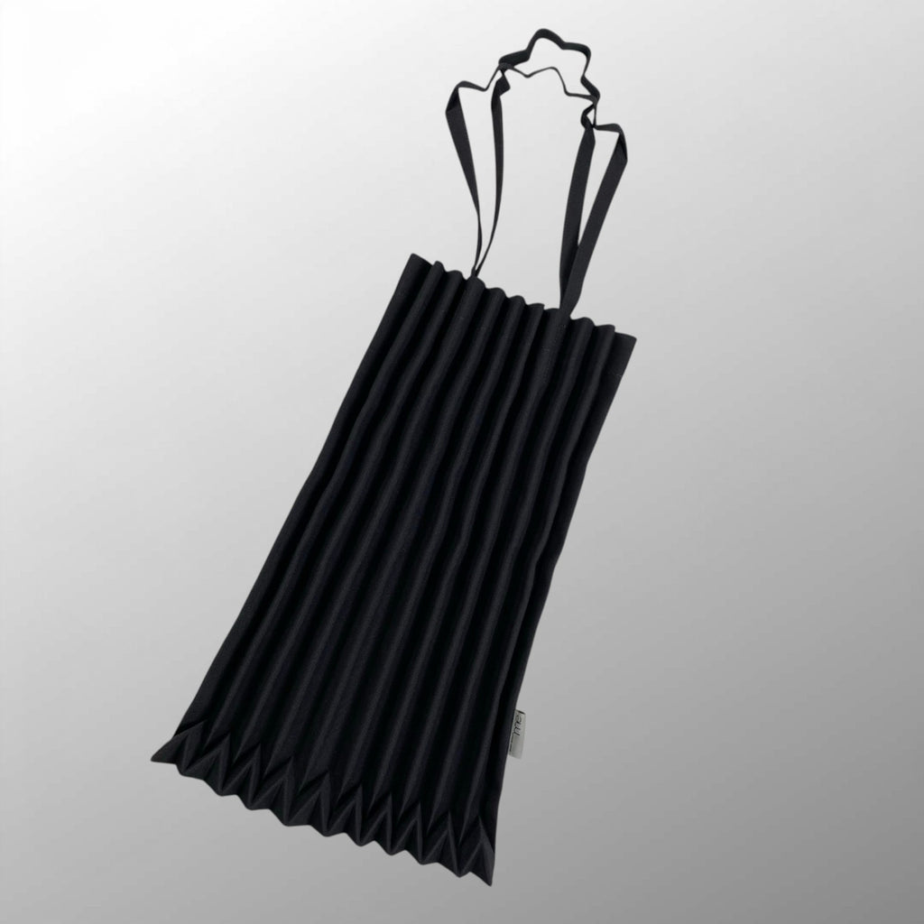 me ISSEY MIYAKE ミー イッセイミヤケ / プリーツトートバッグ MI11AG251 ブラック A4サイズOK