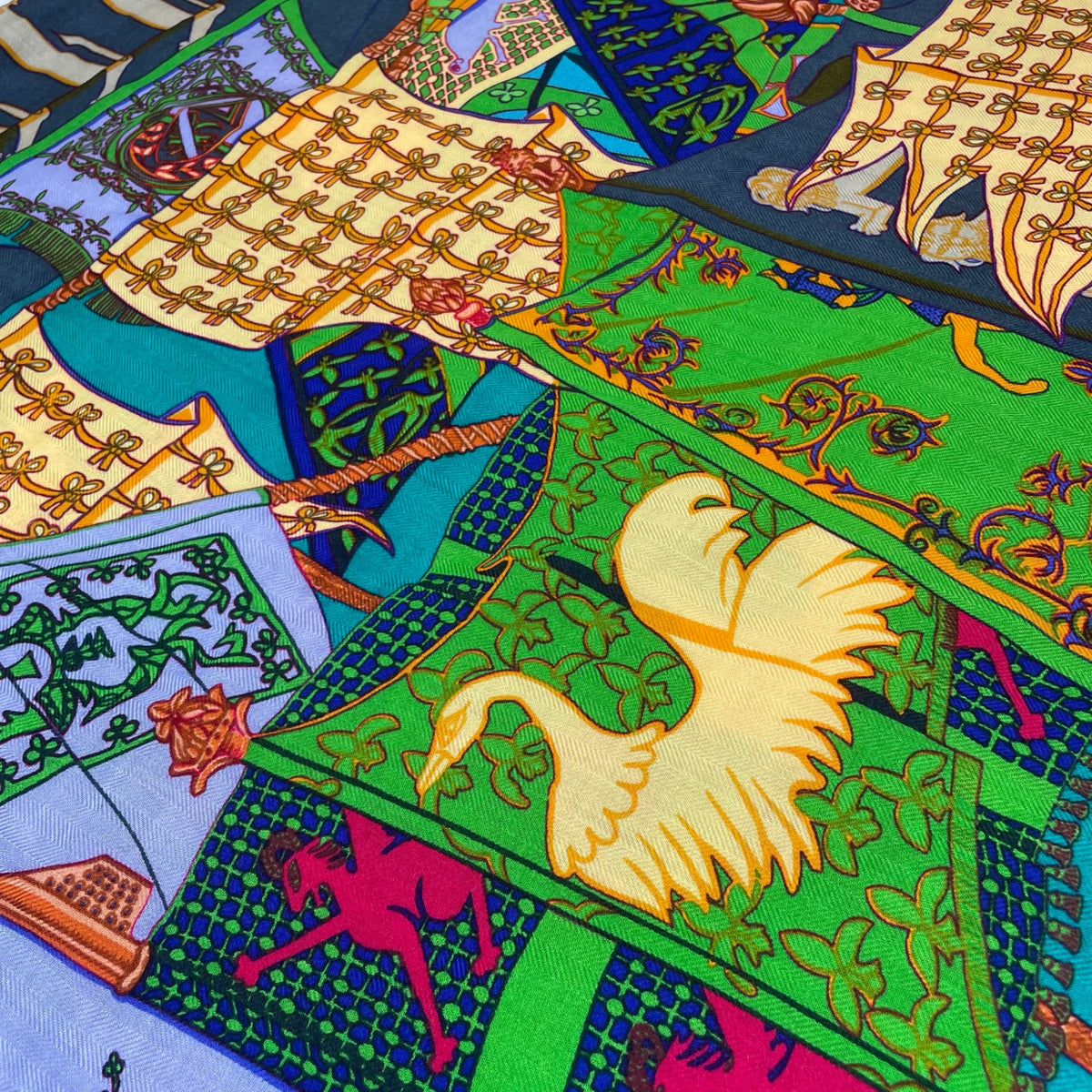HERMES / カレジェアン140 Etendards et Bonnieres（ボニエールの旗）参考定価：220,000程度