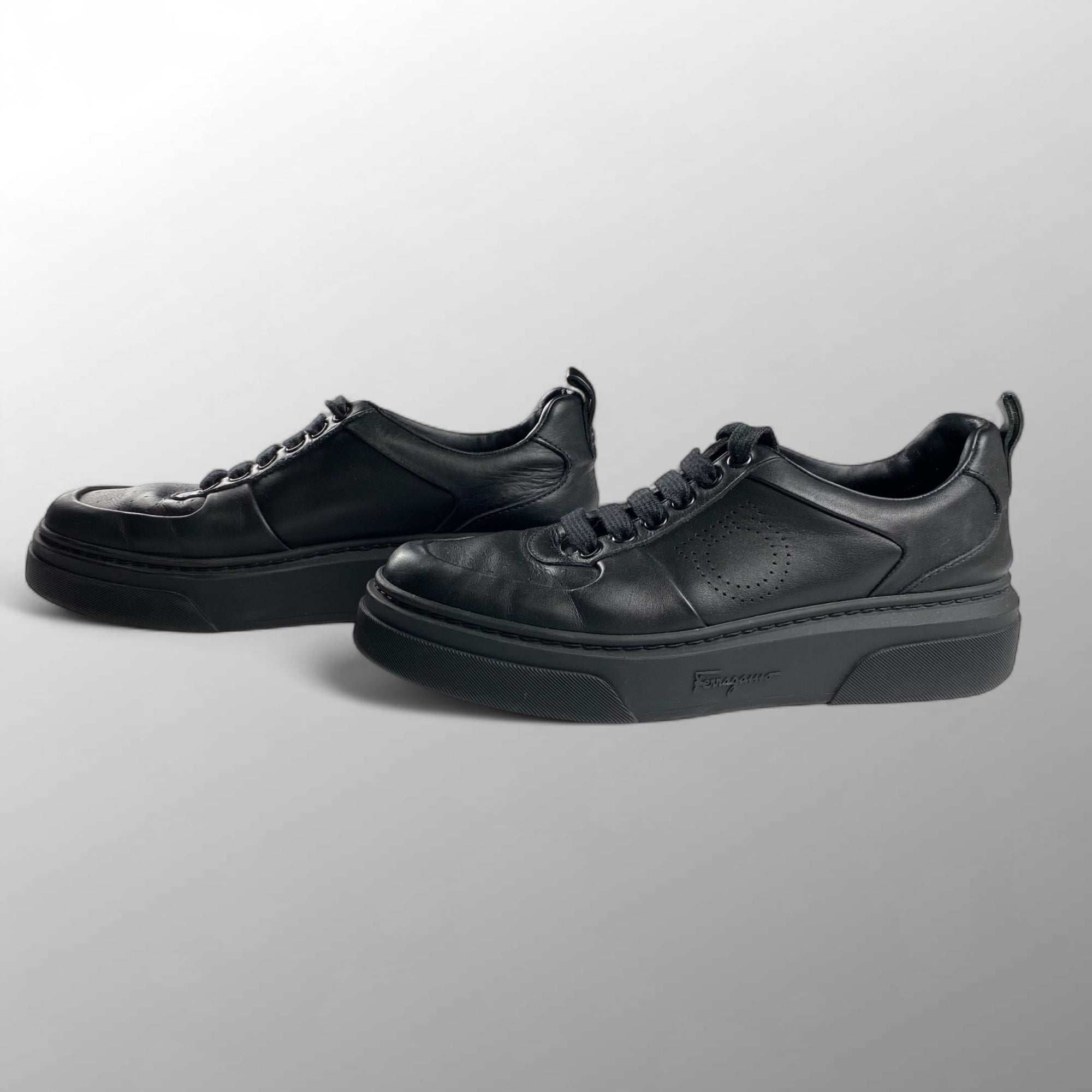 Salvatore Ferragamo サルバトーレ フェラガモ / ガンチーニ レザー スニーカー ブラック レディース SIZE：8（25.5cm程度）